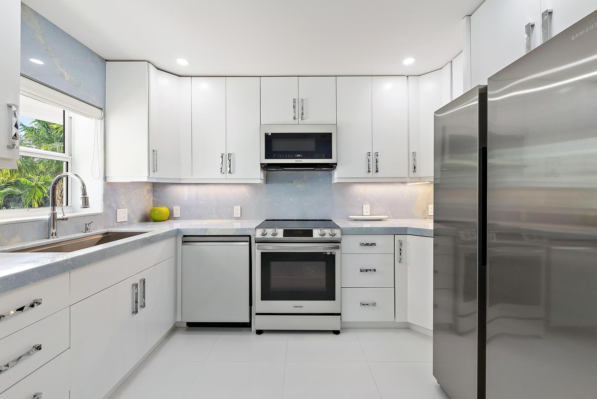 THREE HUNDRED OCEAN BLVD - Residential