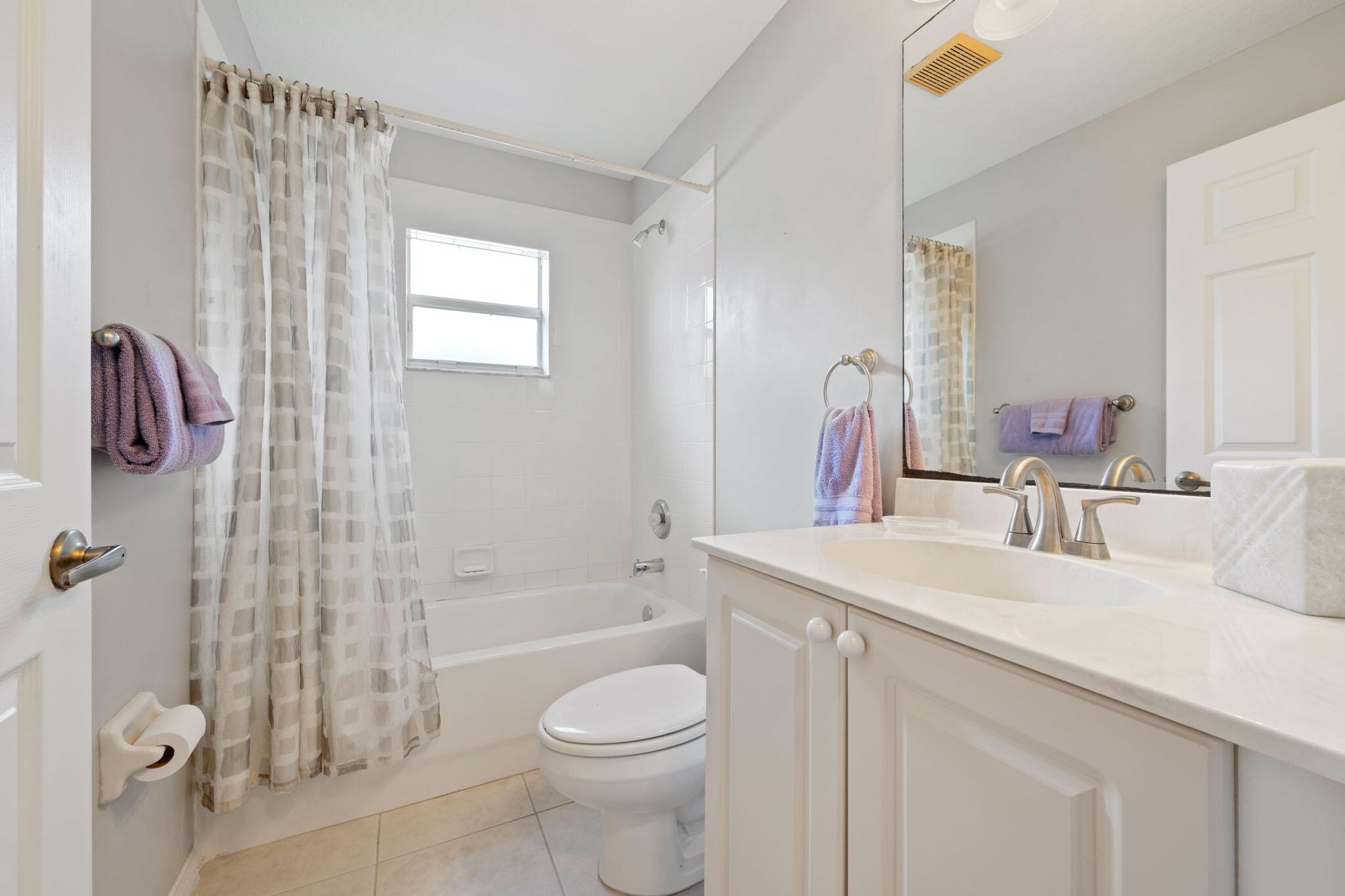 SAWGRASS LAKES PHASE 2 - Residential