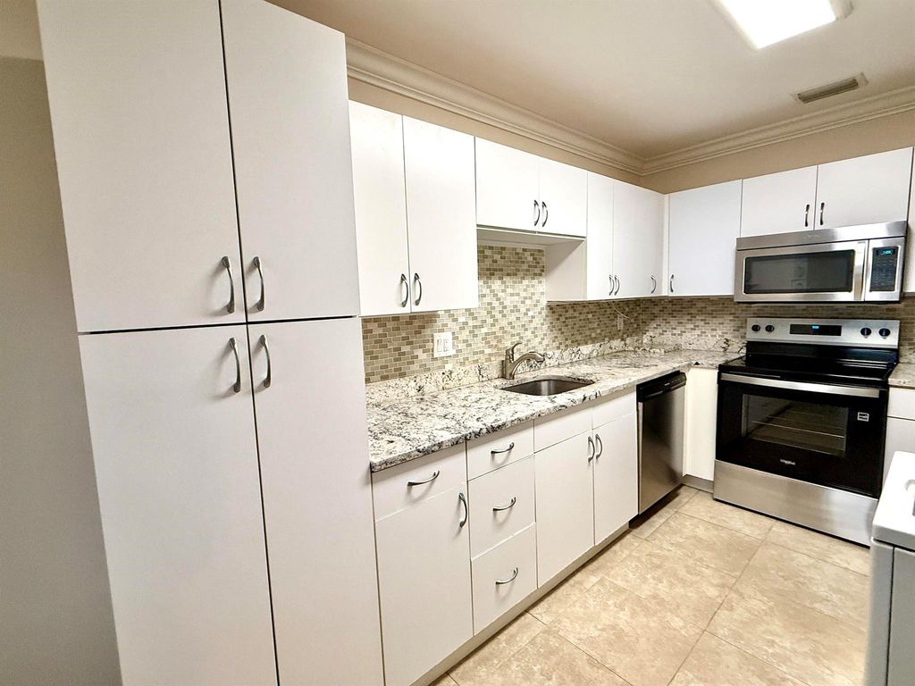 Photo of 20920 Sedgewick Dr, Boca Raton, FL 33433 (MLS # R11091345)