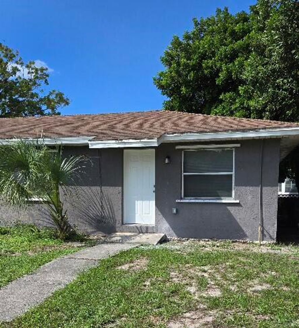 Photo of 1310 N 16th N Court #D, Fort Pierce, FL 34950 (MLS # R11023226)