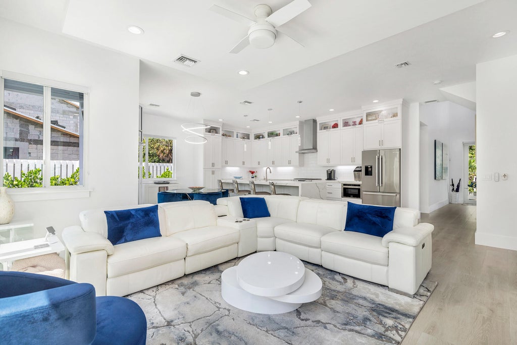 Photo of 1519 N Lakeside Drive, Lake Worth Beach, FL 33460 (MLS # R10933063)