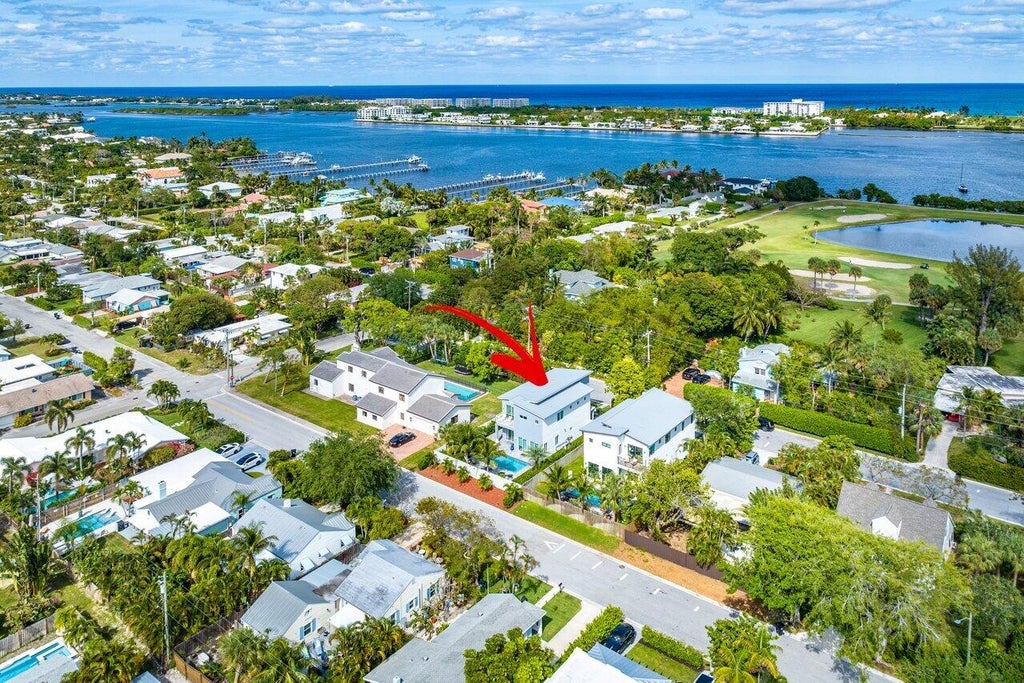 Photo of 1519 N Lakeside Drive, Lake Worth Beach, FL 33460 (MLS # R10933063)