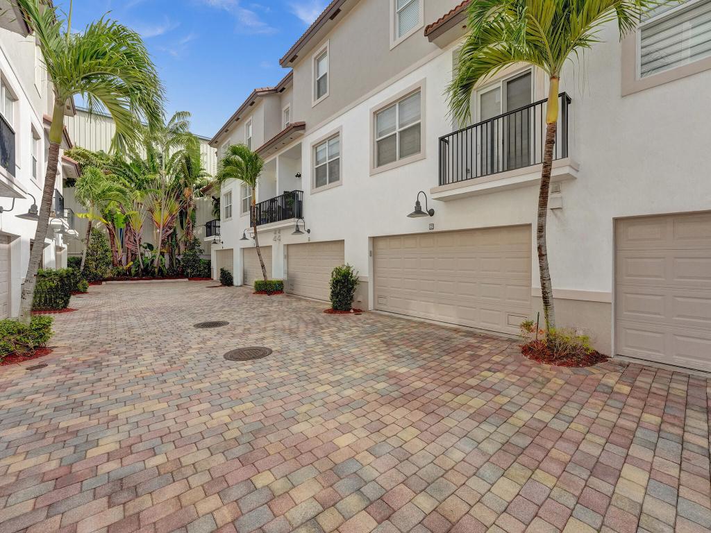 PENINSULA ON THE INTRACOASTAL CONDO - Residential