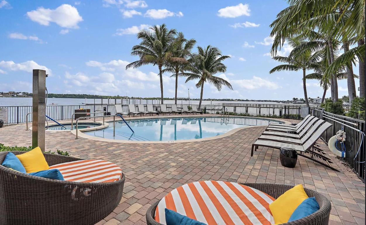 PENINSULA ON THE INTRACOASTAL CONDO - Residential