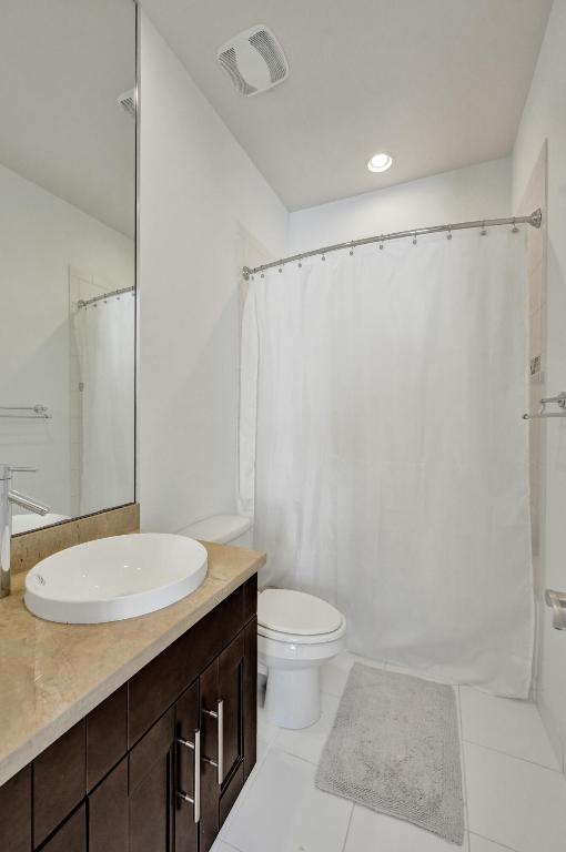 PENINSULA ON THE INTRACOASTAL CONDO - Residential