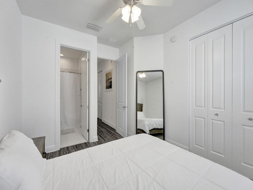 PENINSULA ON THE INTRACOASTAL CONDO - Residential
