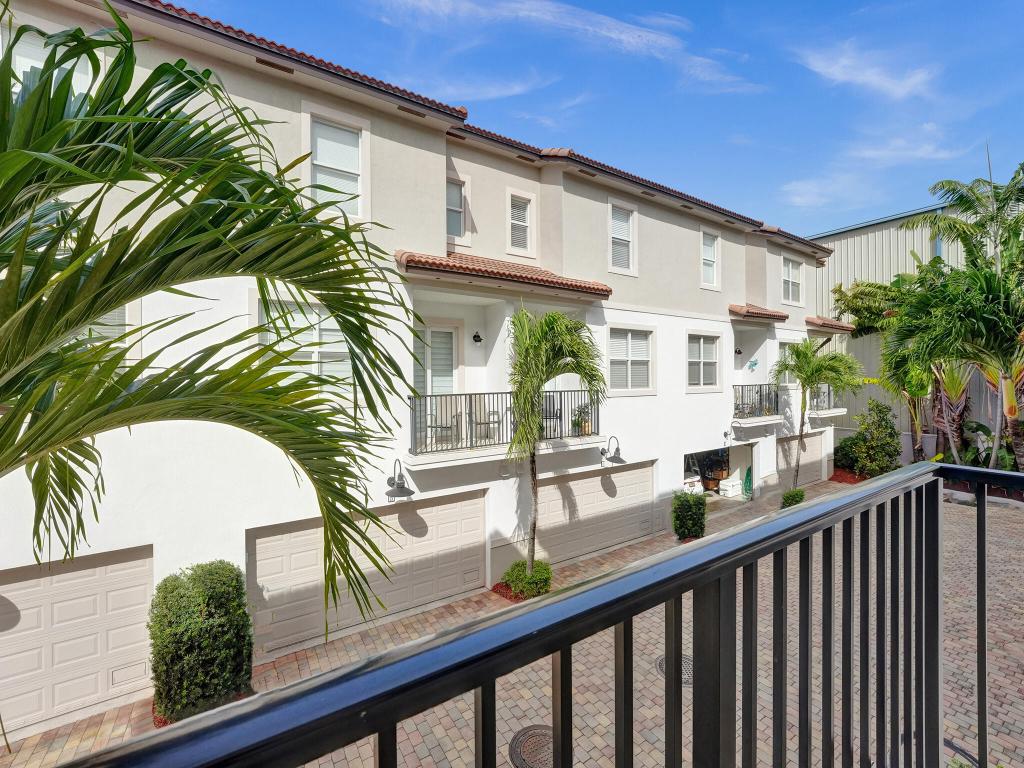 PENINSULA ON THE INTRACOASTAL CONDO - Residential