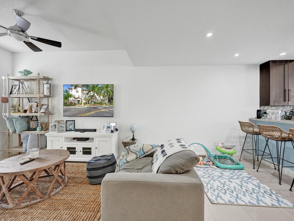 PENINSULA ON THE INTRACOASTAL CONDO - Residential