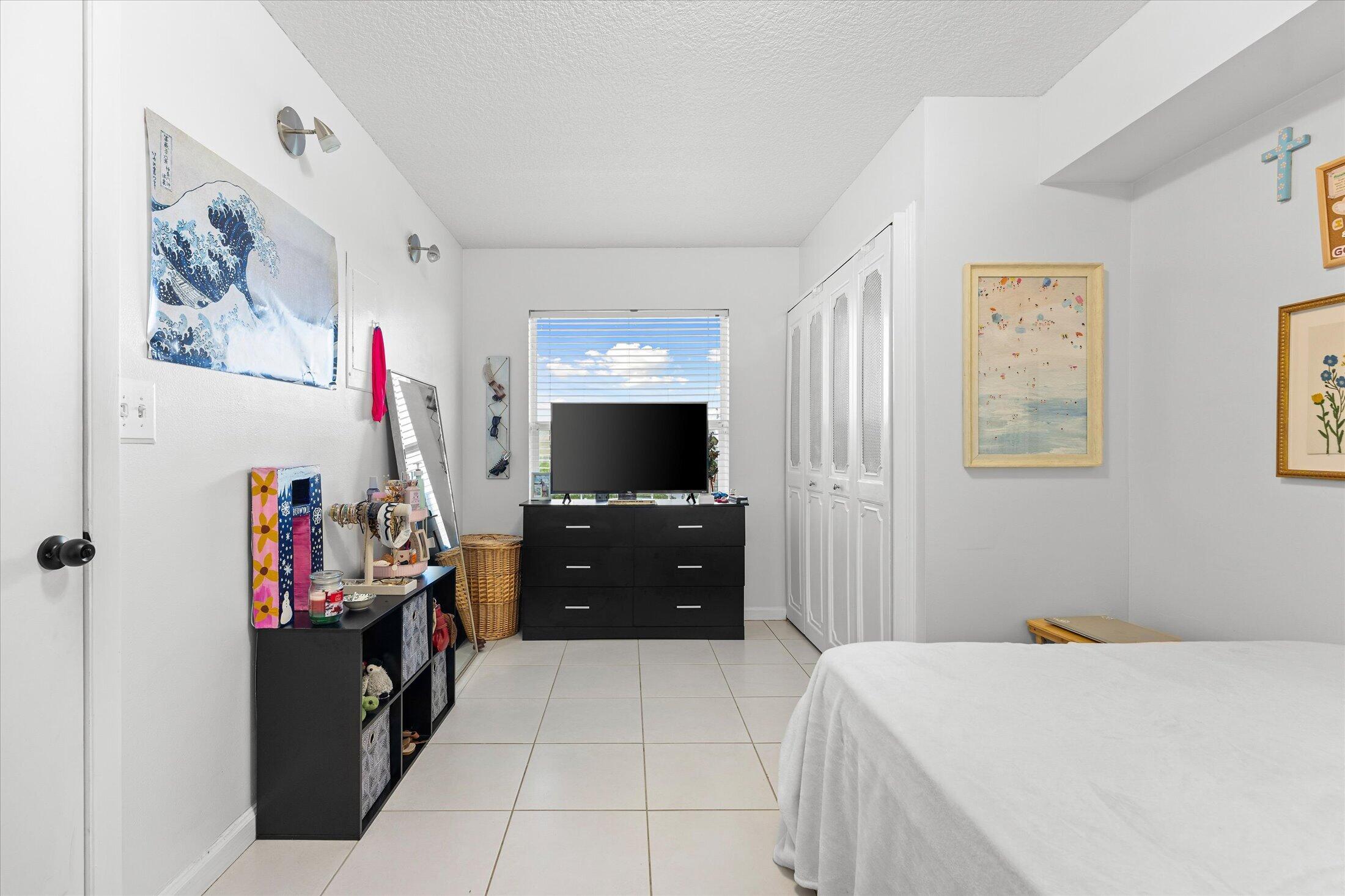 WATERS EDGE TOWERS CONDO - Residential