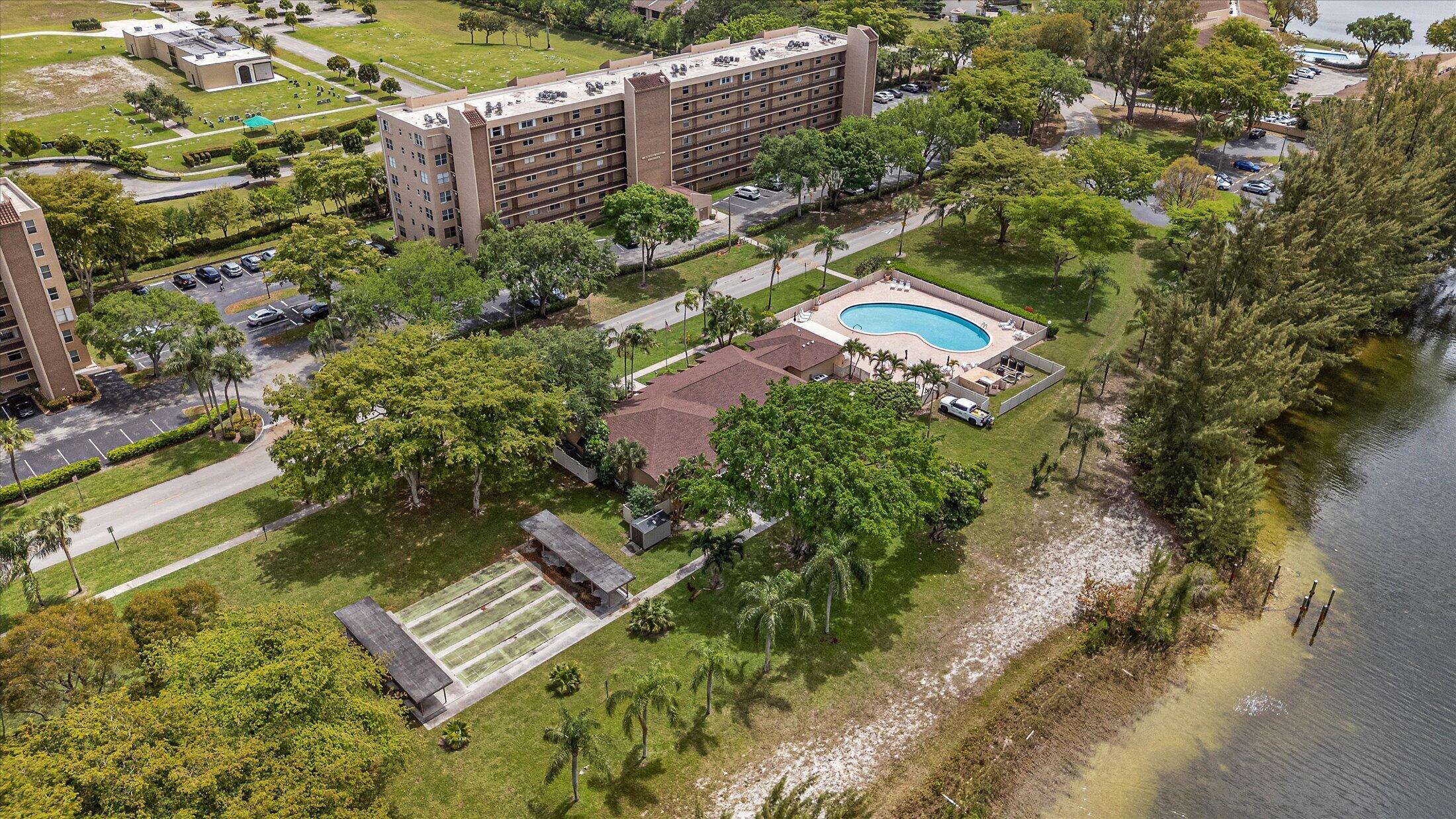 WATERS EDGE TOWERS CONDO - Residential