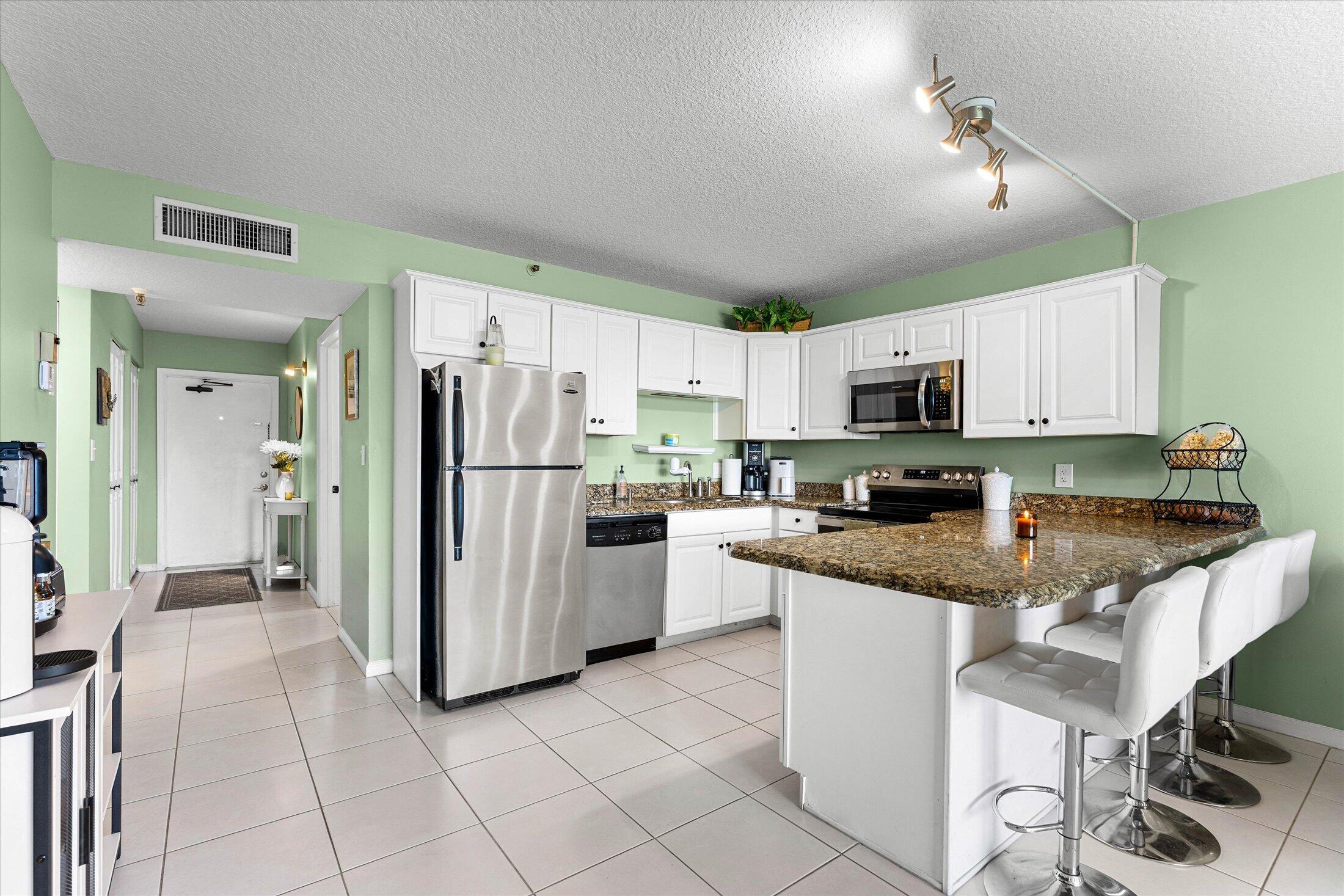 WATERS EDGE TOWERS CONDO - Residential