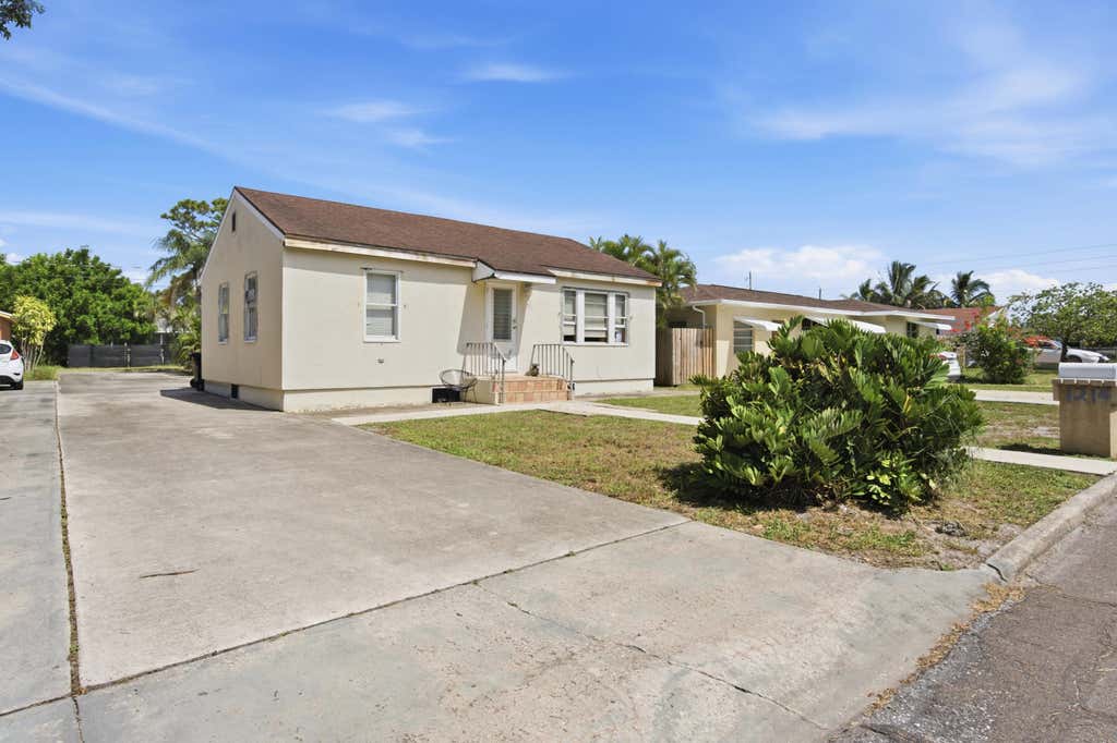 Photo of 1214 N C Street, Lake Worth Beach, FL 33460 (MLS # B26065763)
