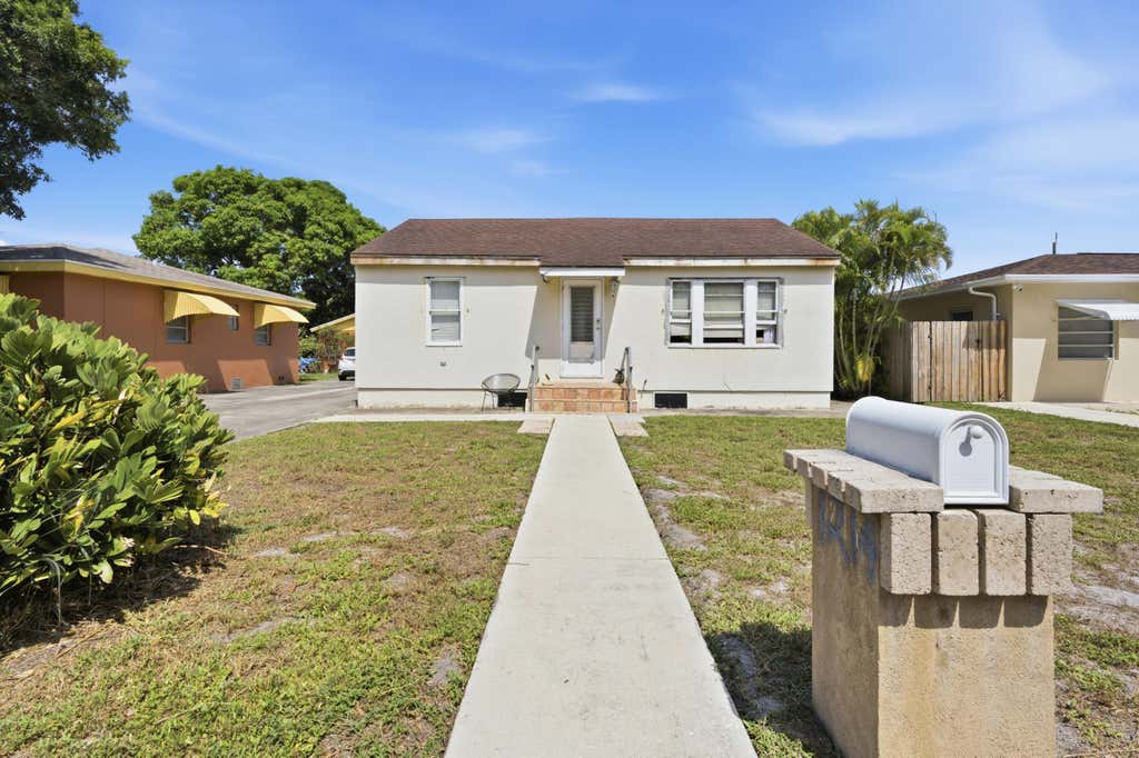 Photo of 1214 N C Street, Lake Worth Beach, FL 33460 (MLS # B26065763)