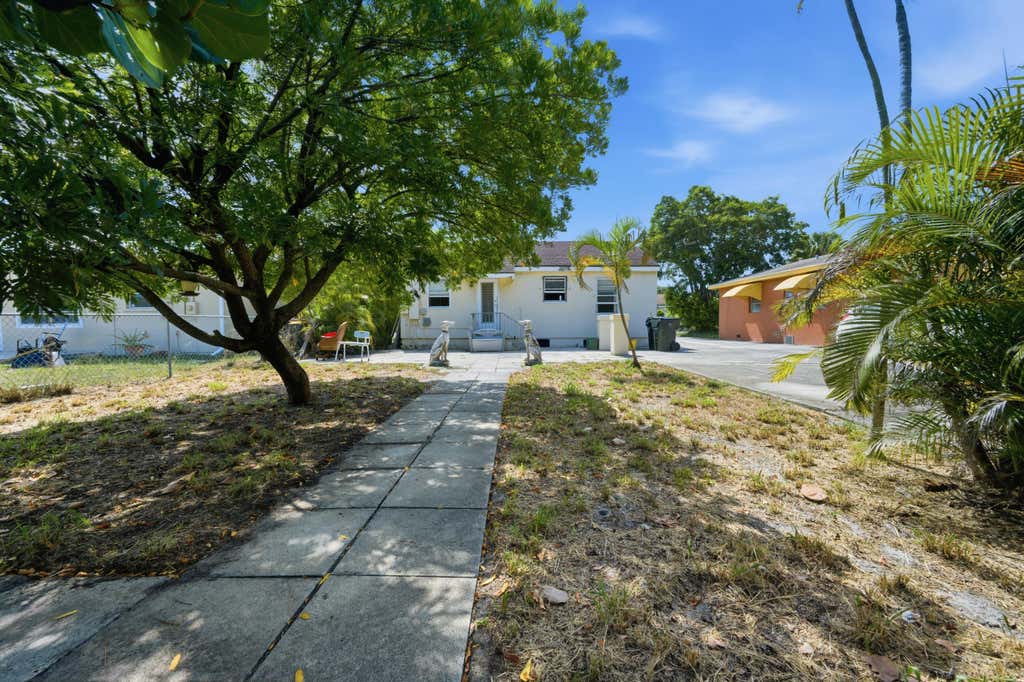 Photo of 1214 N C Street, Lake Worth Beach, FL 33460 (MLS # B26065763)