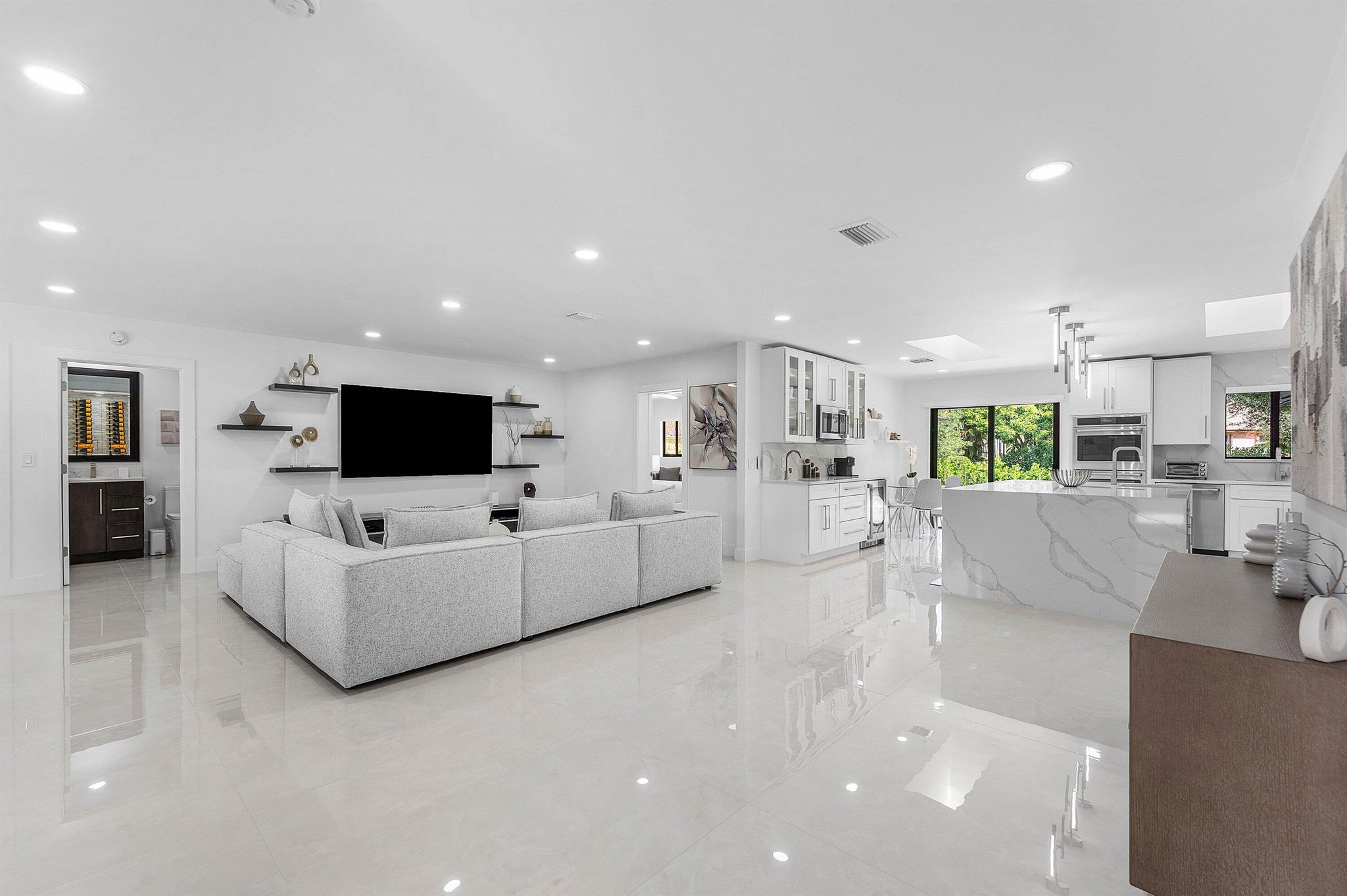 DELRAY LAKES EST - Residential