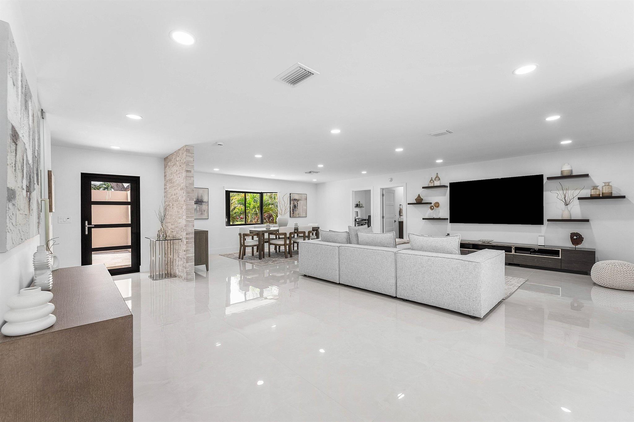 DELRAY LAKES EST - Residential