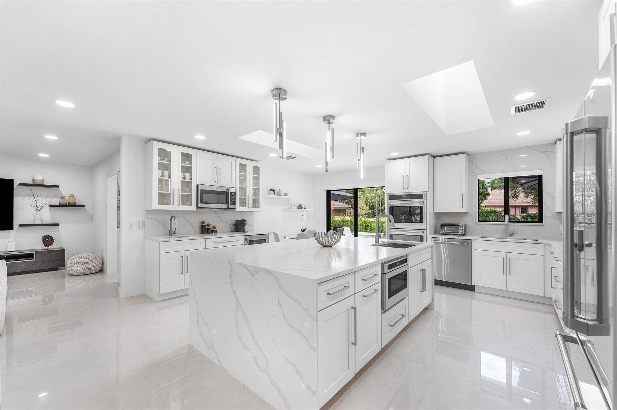 DELRAY LAKES EST - Residential