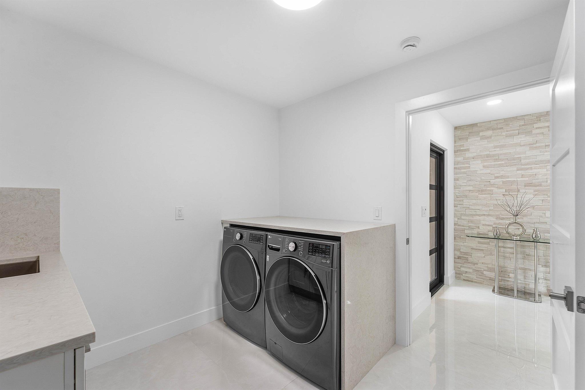 DELRAY LAKES EST - Residential