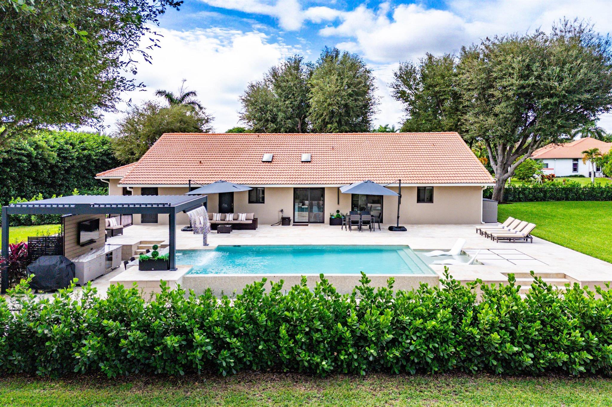 DELRAY LAKES EST - Residential