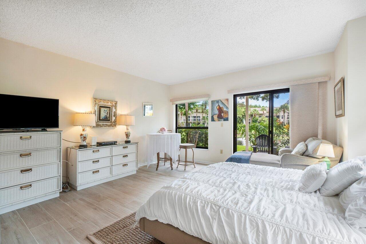 Properties 11863 Wimbledon Circle 427