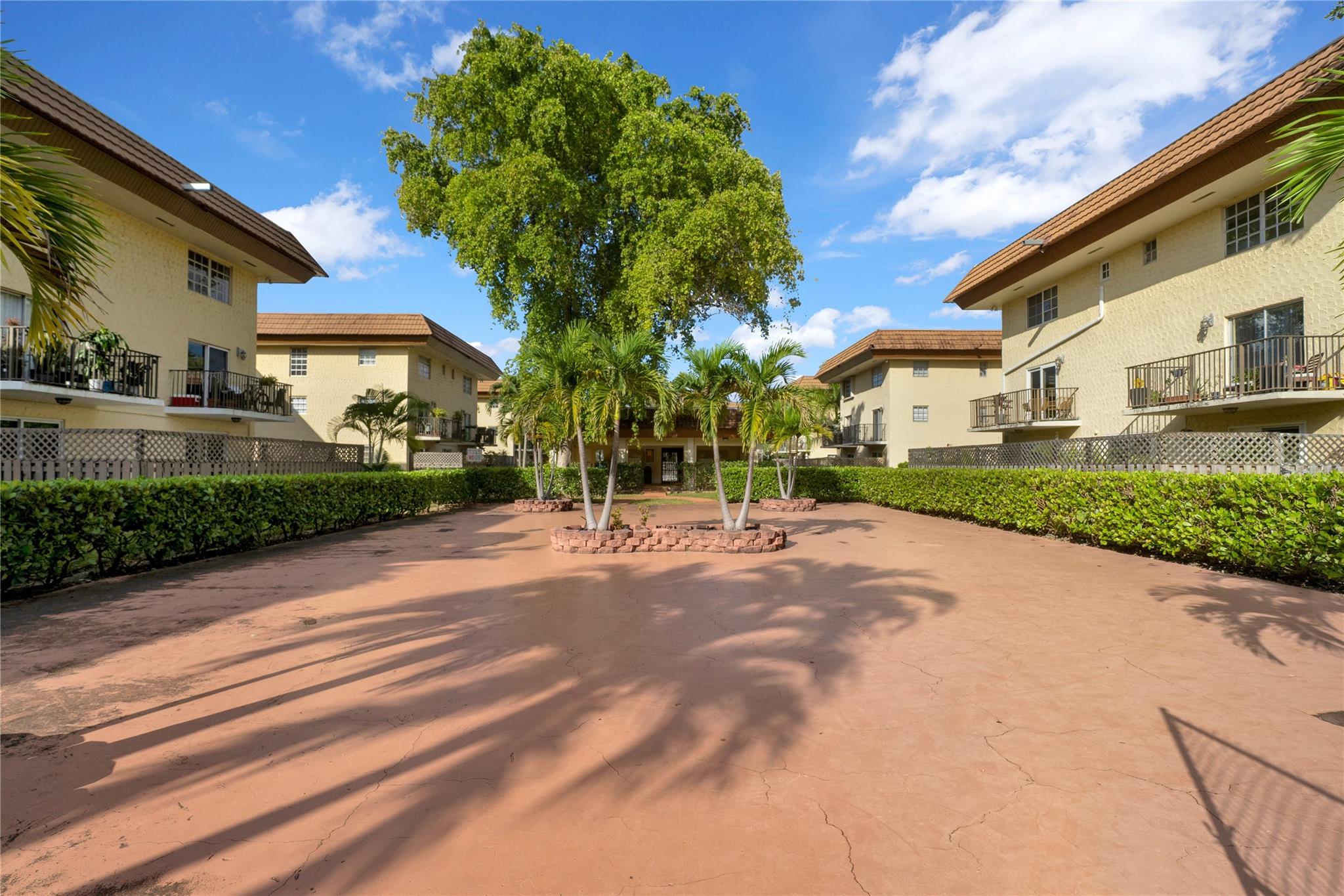 COURTYARDS AT KENDALL - Residential