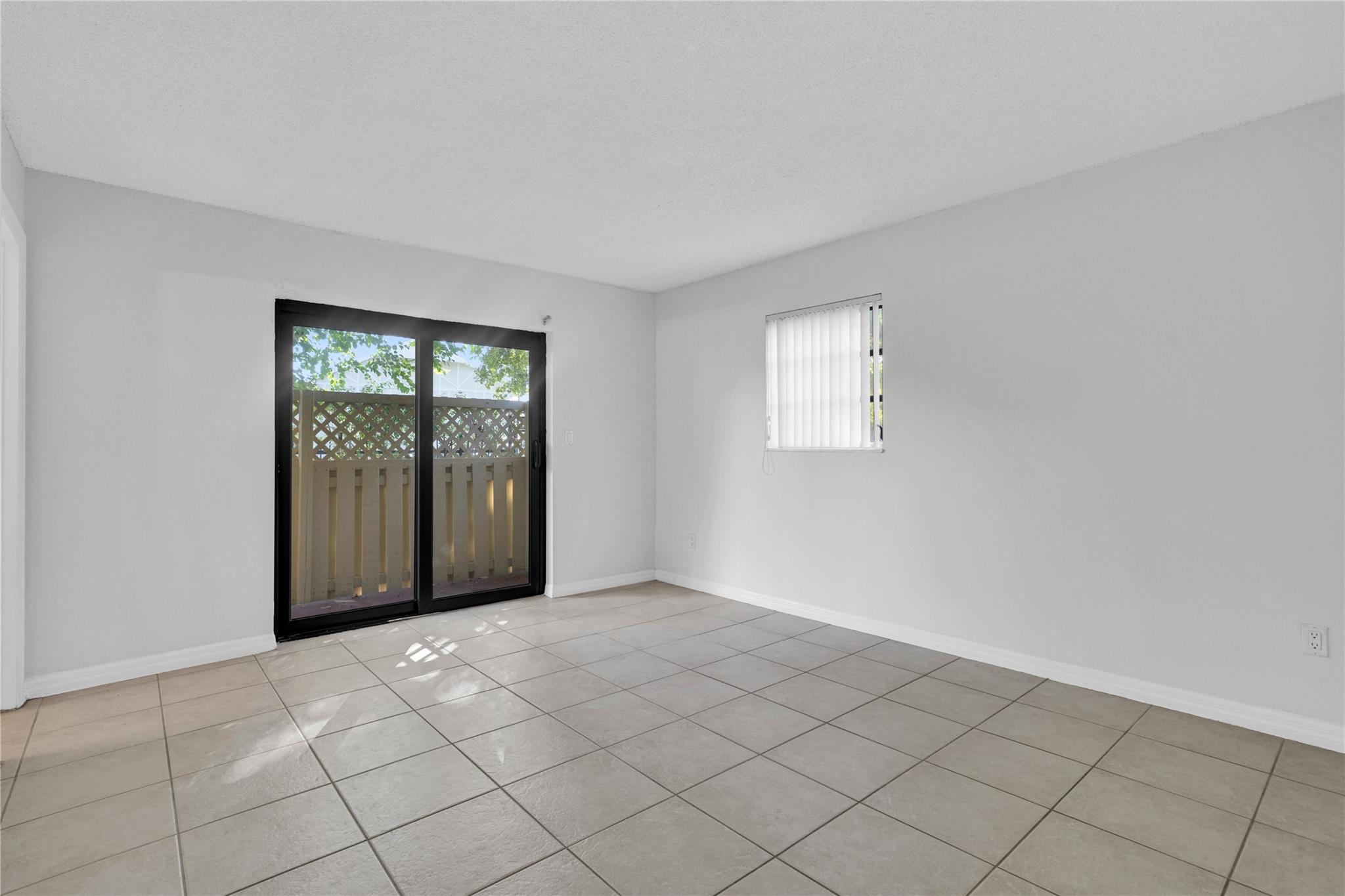 COURTYARDS AT KENDALL - Residential