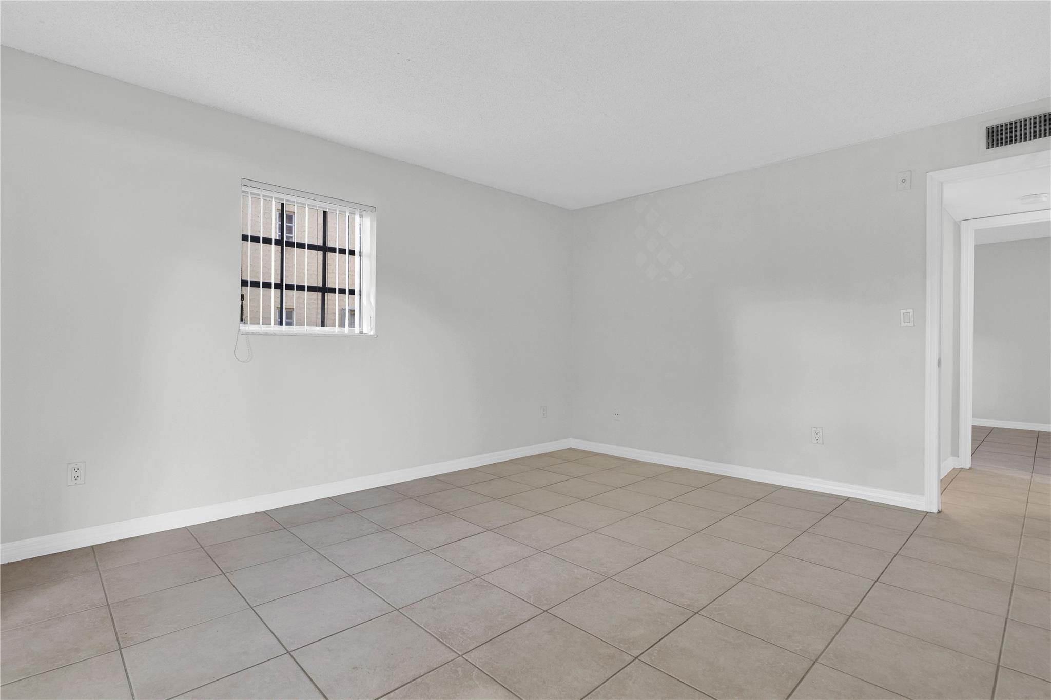 COURTYARDS AT KENDALL - Residential