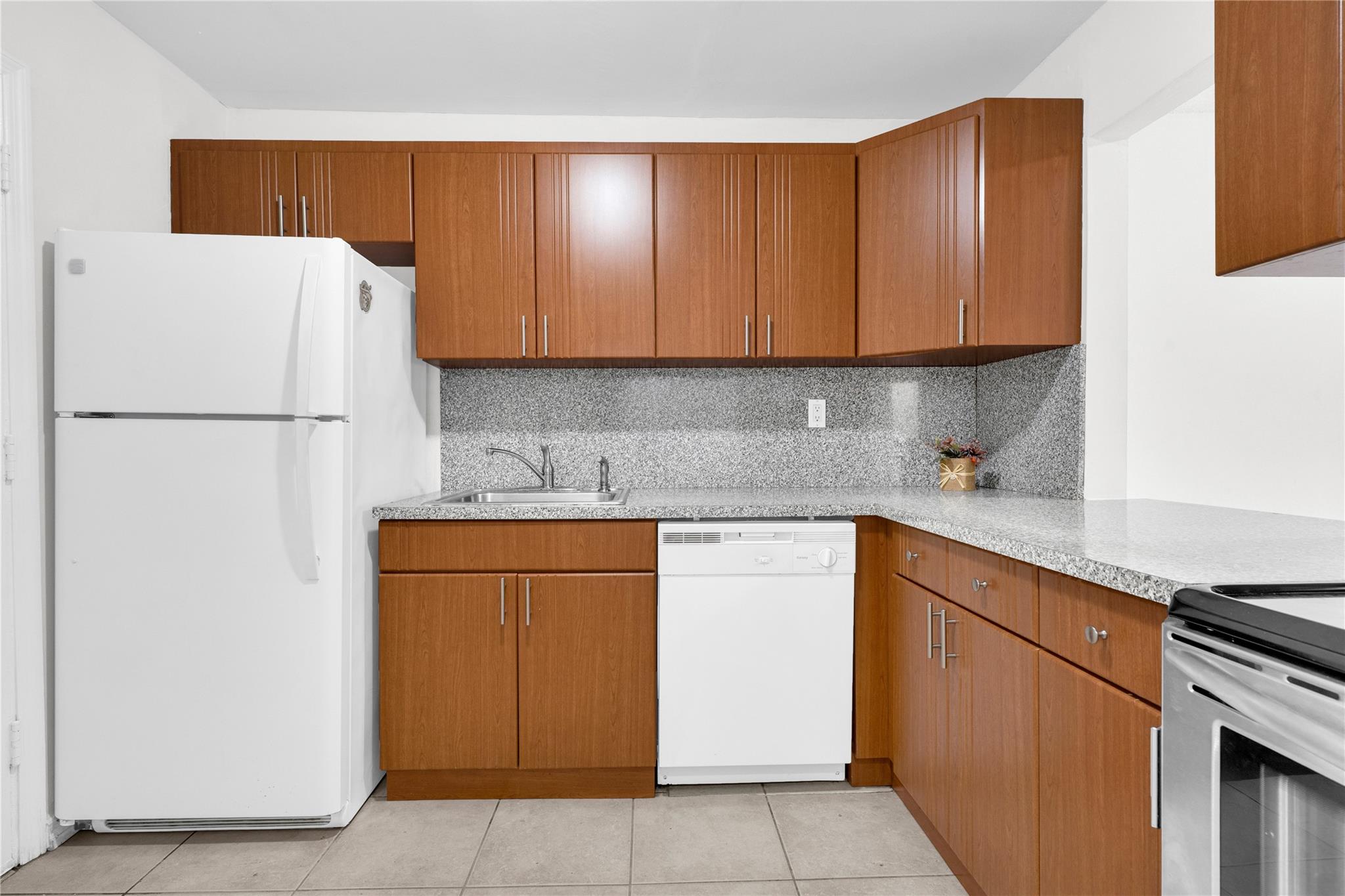 COURTYARDS AT KENDALL - Residential