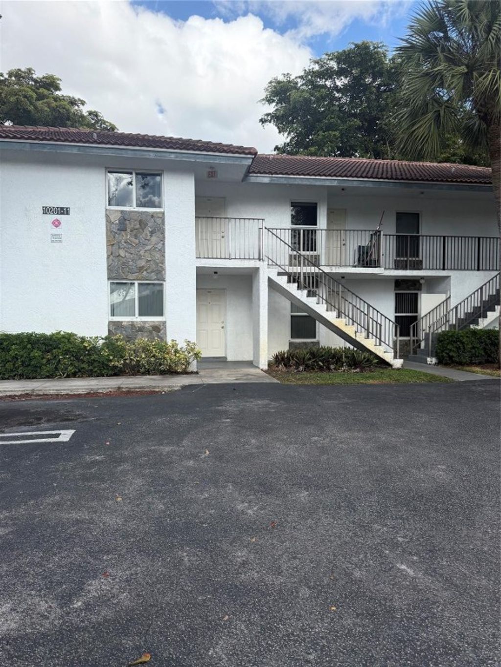 Photo of 10201 NW 35th Street, Coral Springs, FL 33065 (MLS # F10546682)