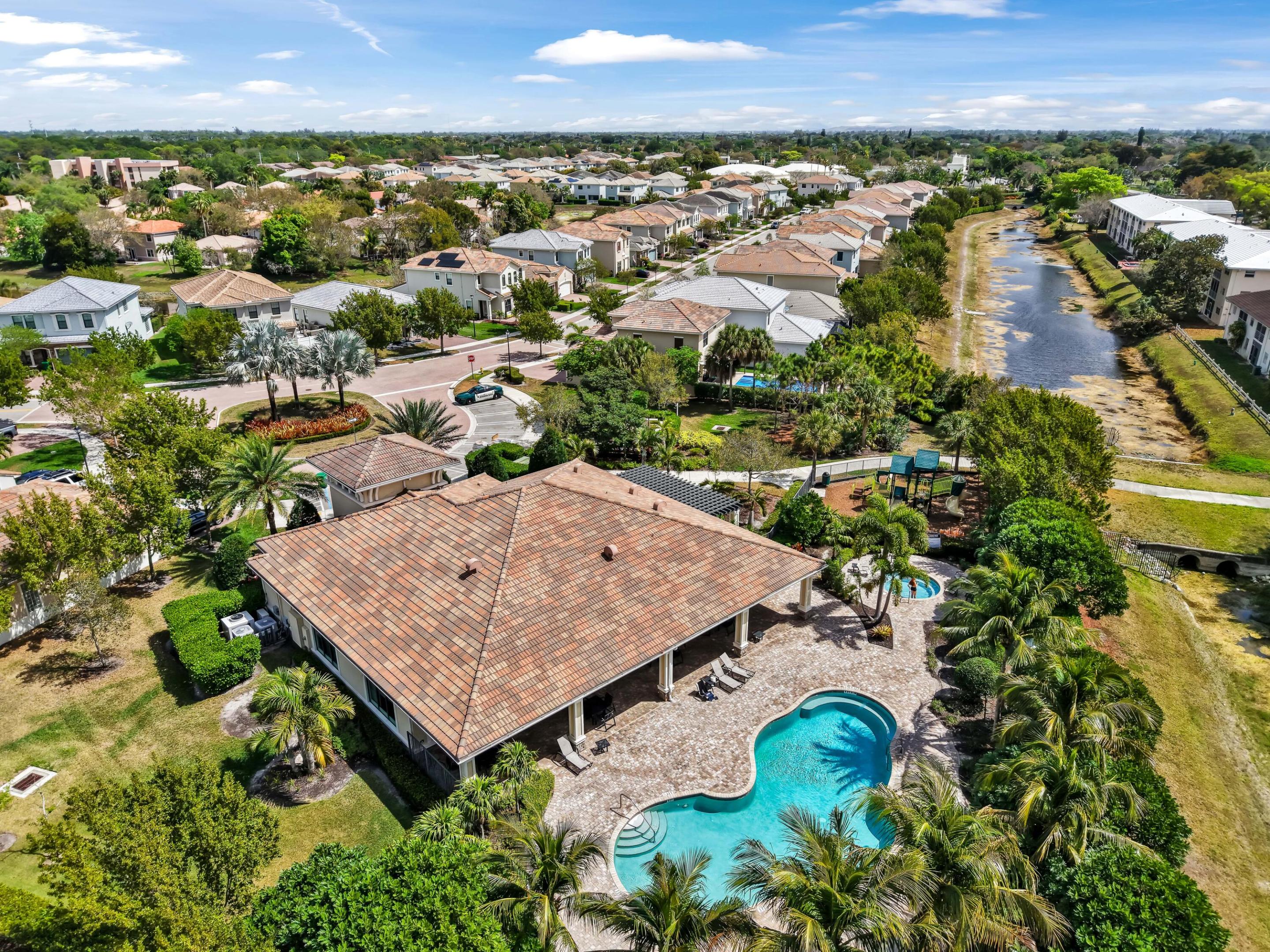 CORAL LAGO - Residential