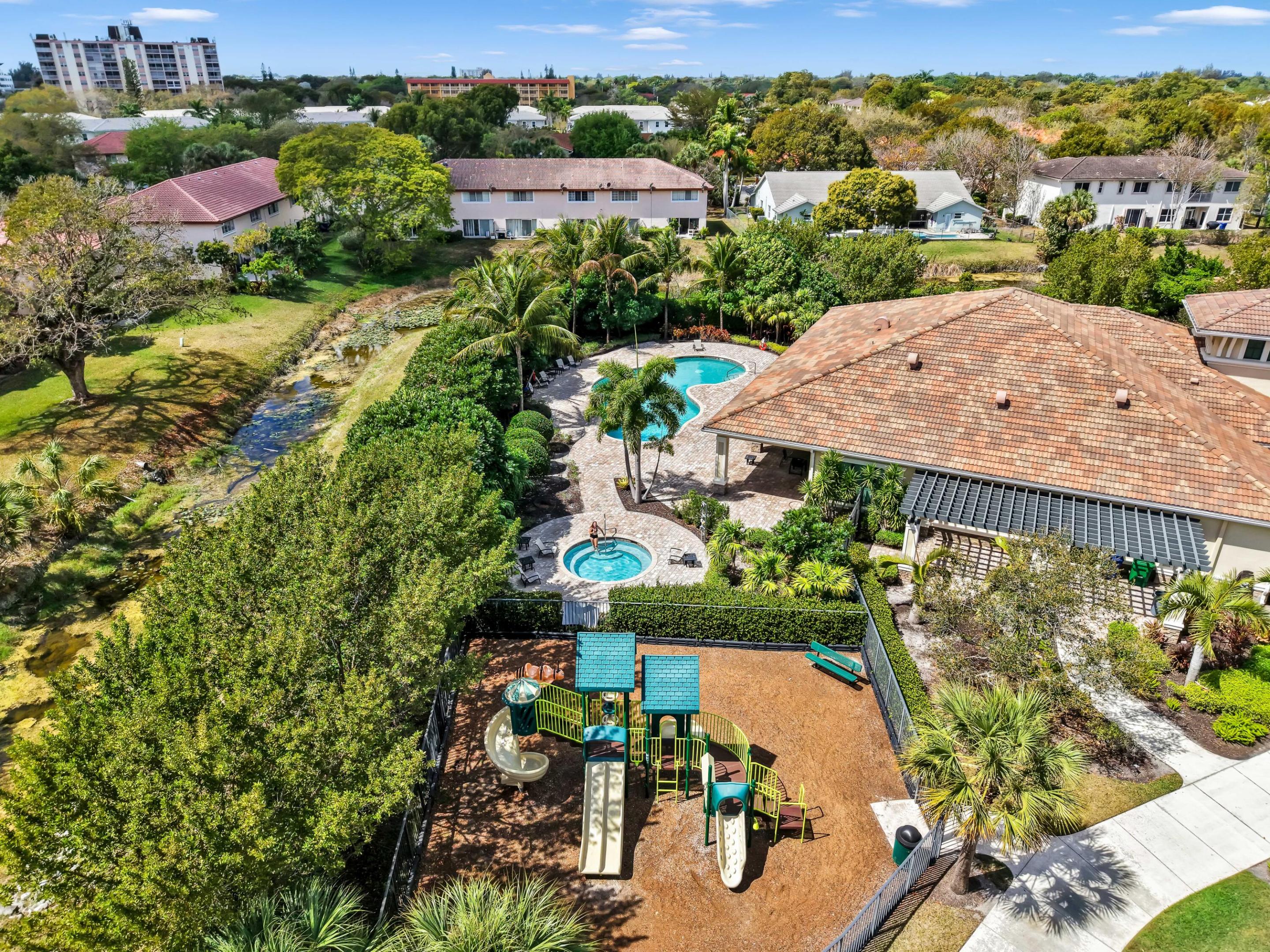 CORAL LAGO - Residential