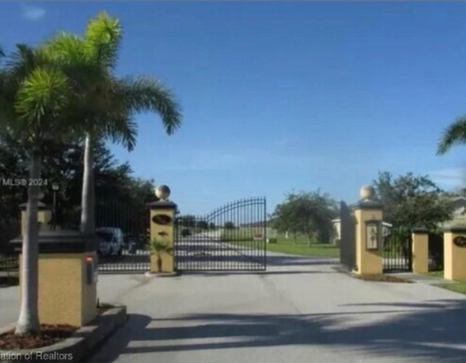 LAS VILLAS AT KENILWORTH - Residential Lease