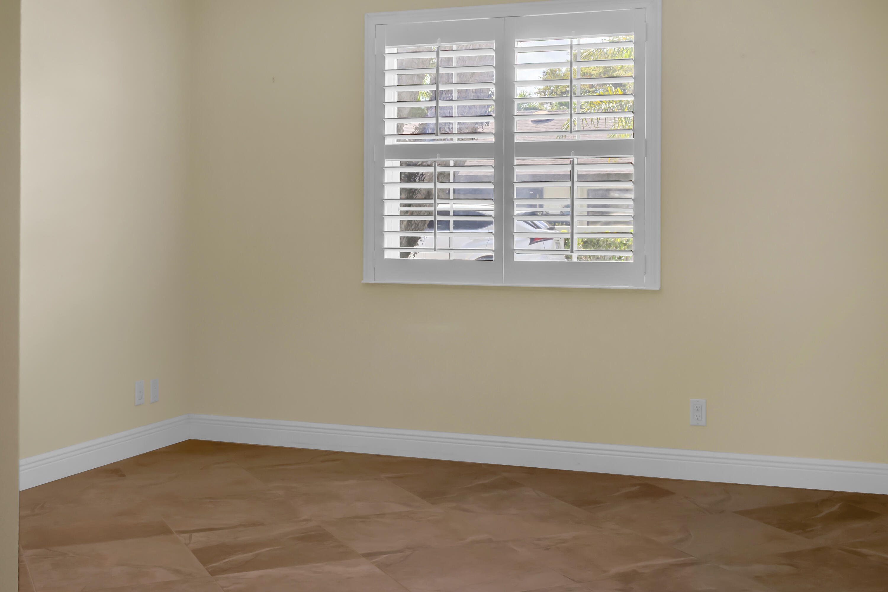 LIMETREE CONDO - Residential