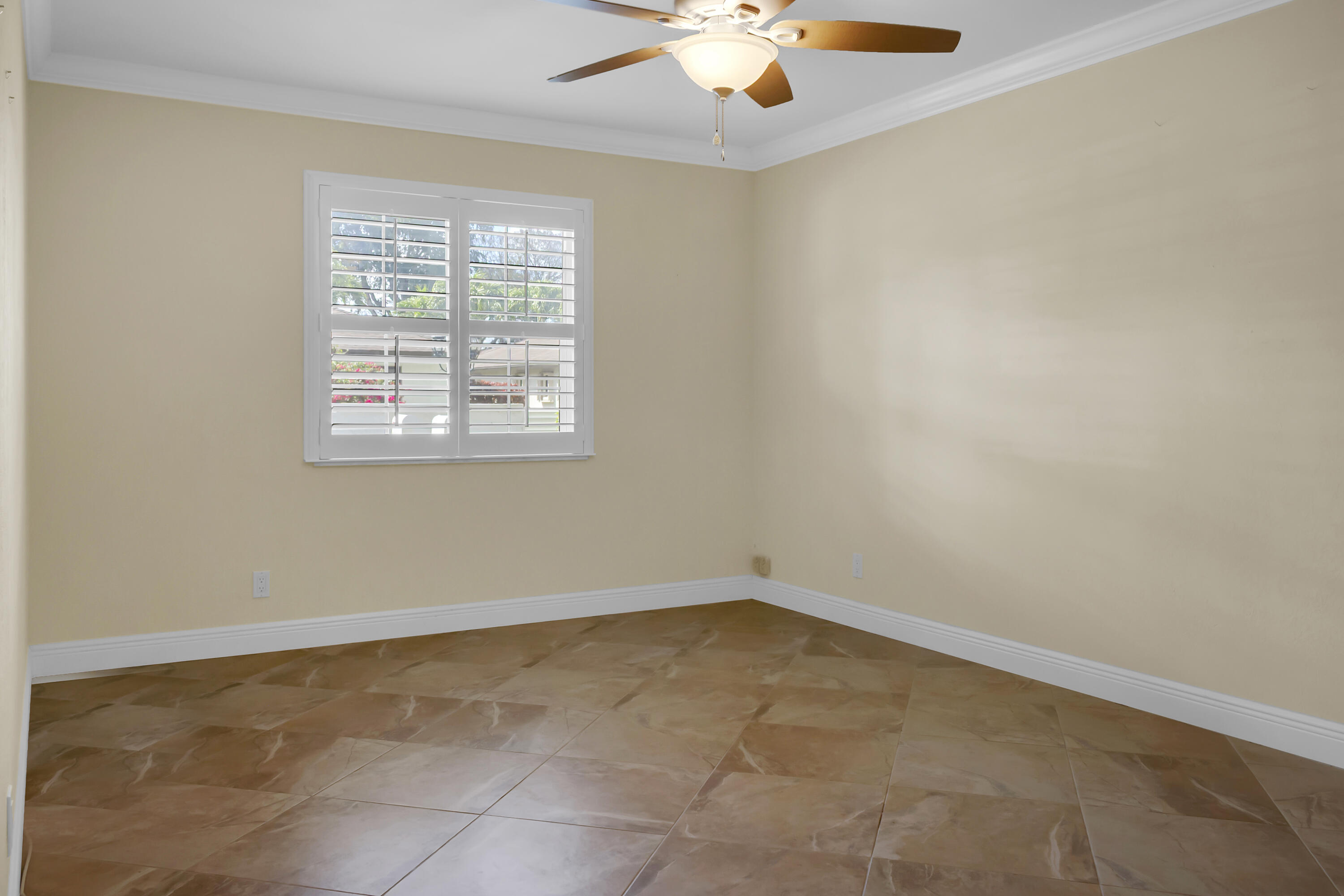 LIMETREE CONDO - Residential