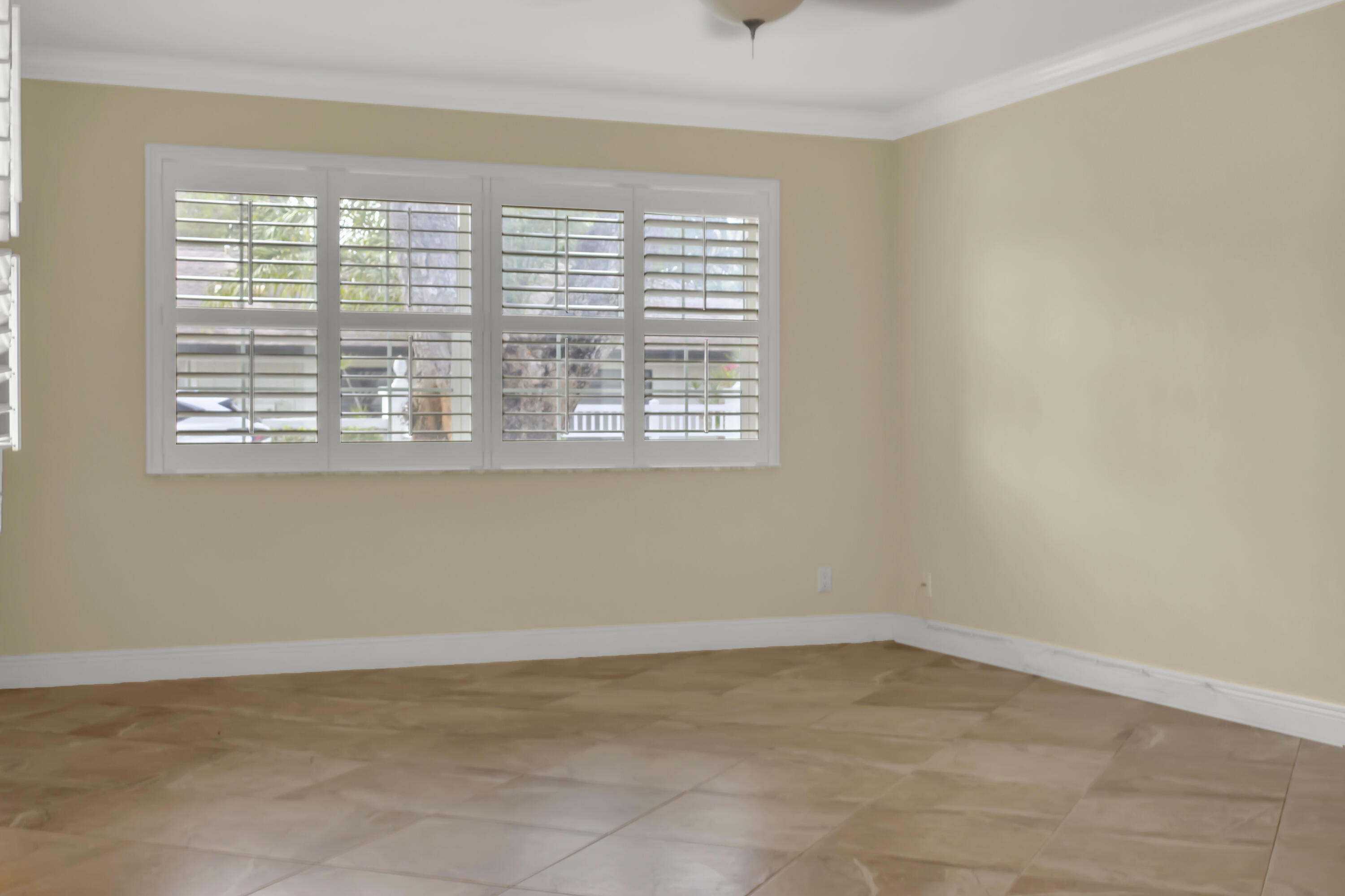 LIMETREE CONDO - Residential