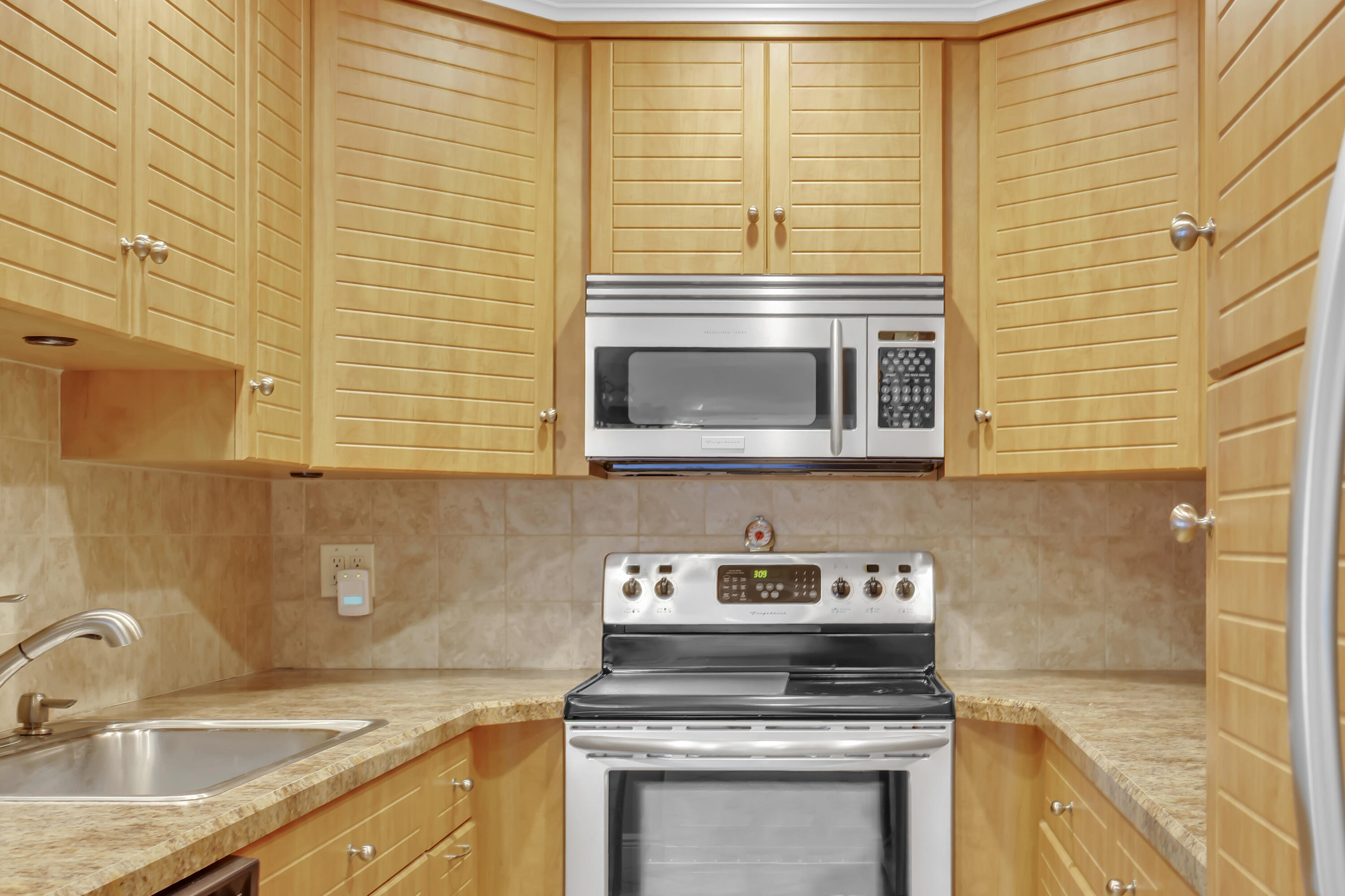 LIMETREE CONDO - Residential