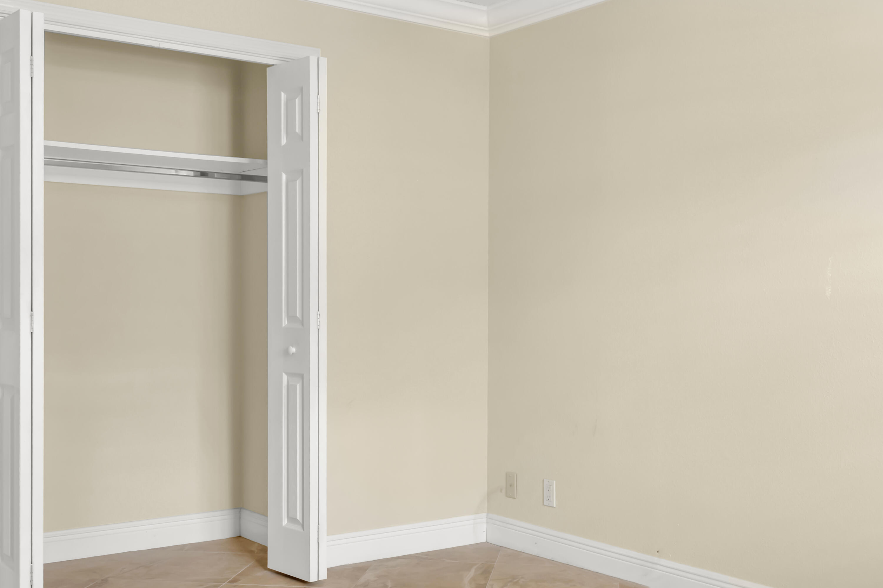 LIMETREE CONDO - Residential