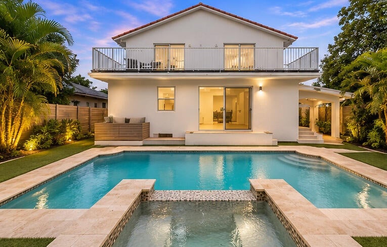 2812 SW 38TH Court