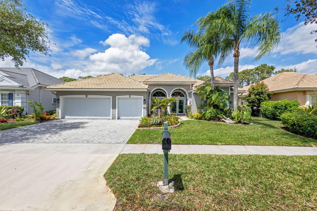 Photo of 3439 SE Fairway Oaks Trail, Stuart, FL 34997 (MLS # R11076318)