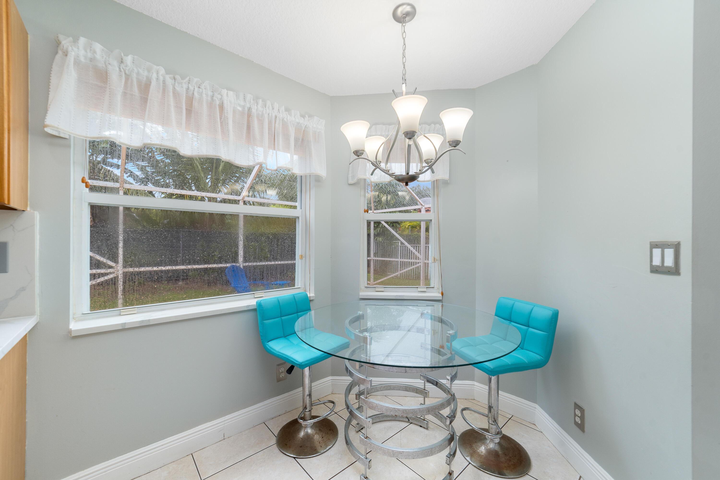 COCONUT POINT - Residential