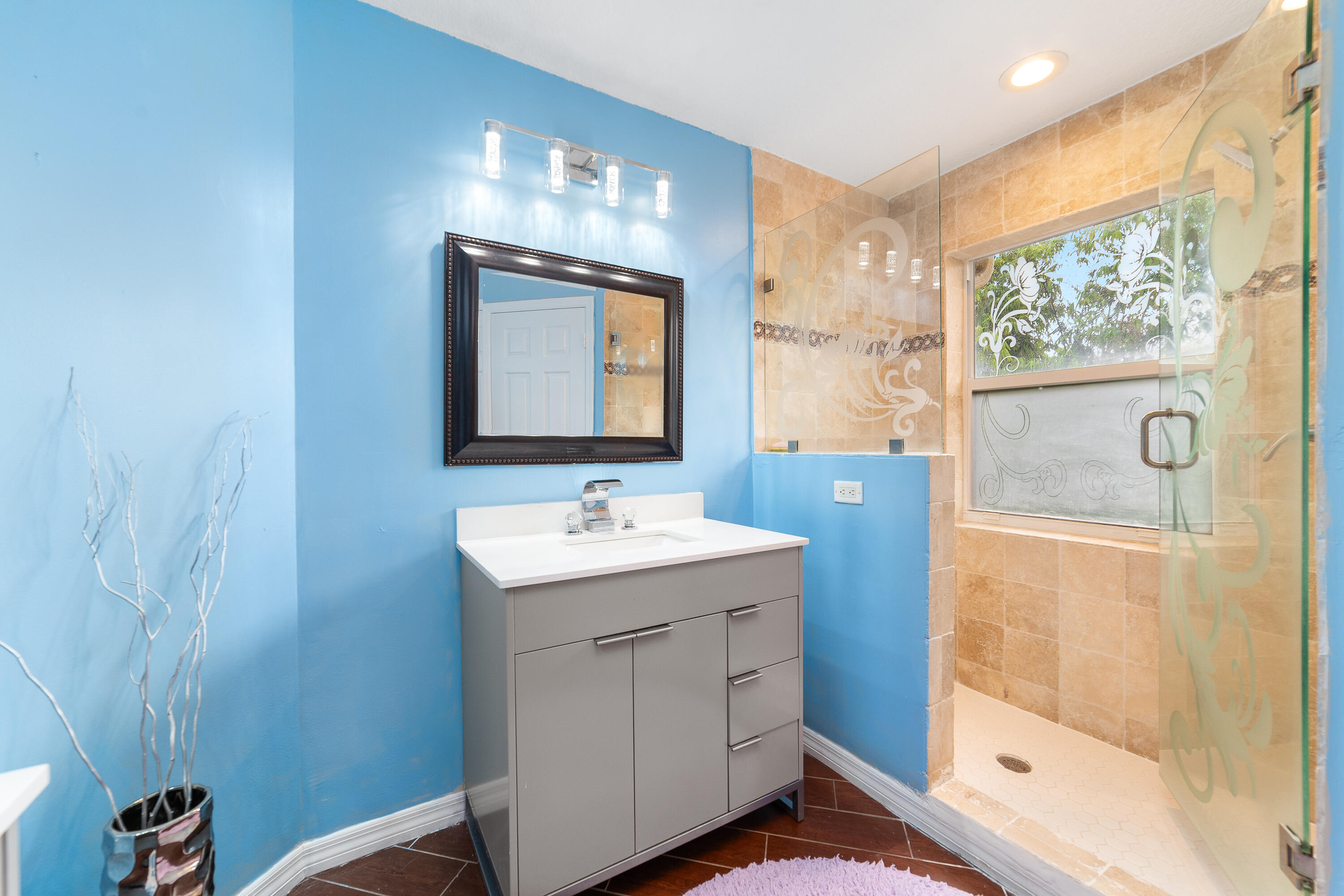 COCONUT POINT - Residential