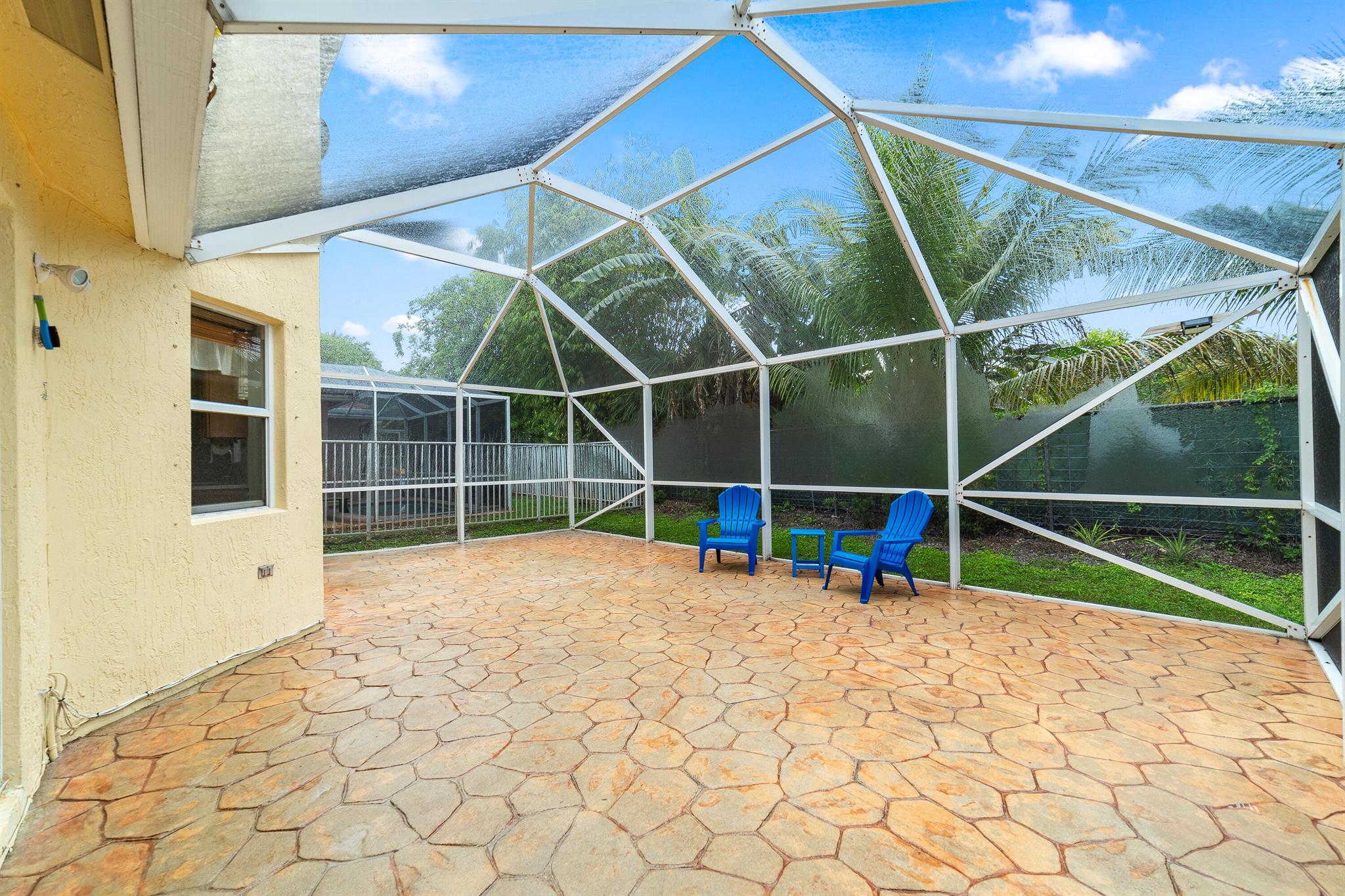 COCONUT POINT - Residential