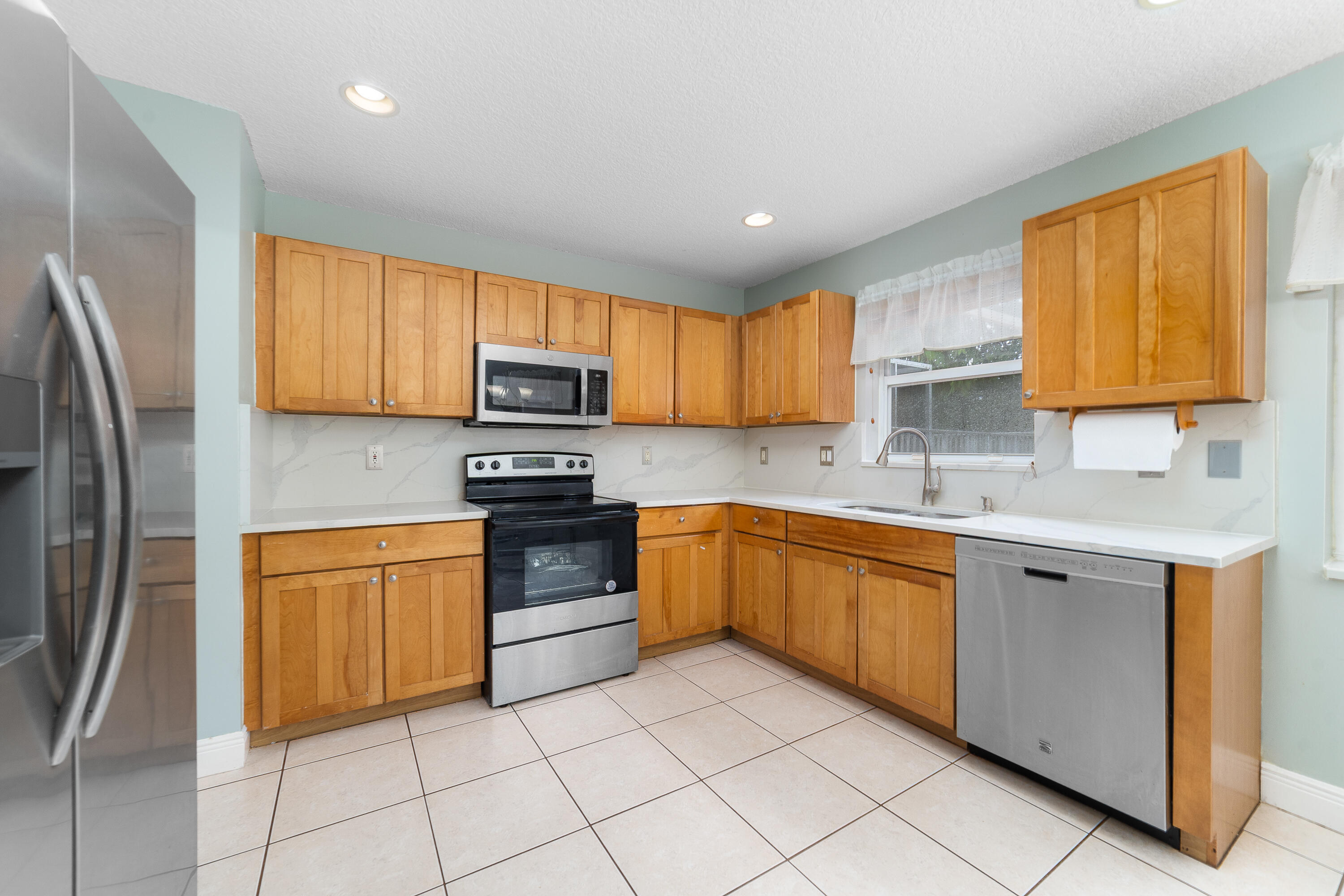 COCONUT POINT - Residential