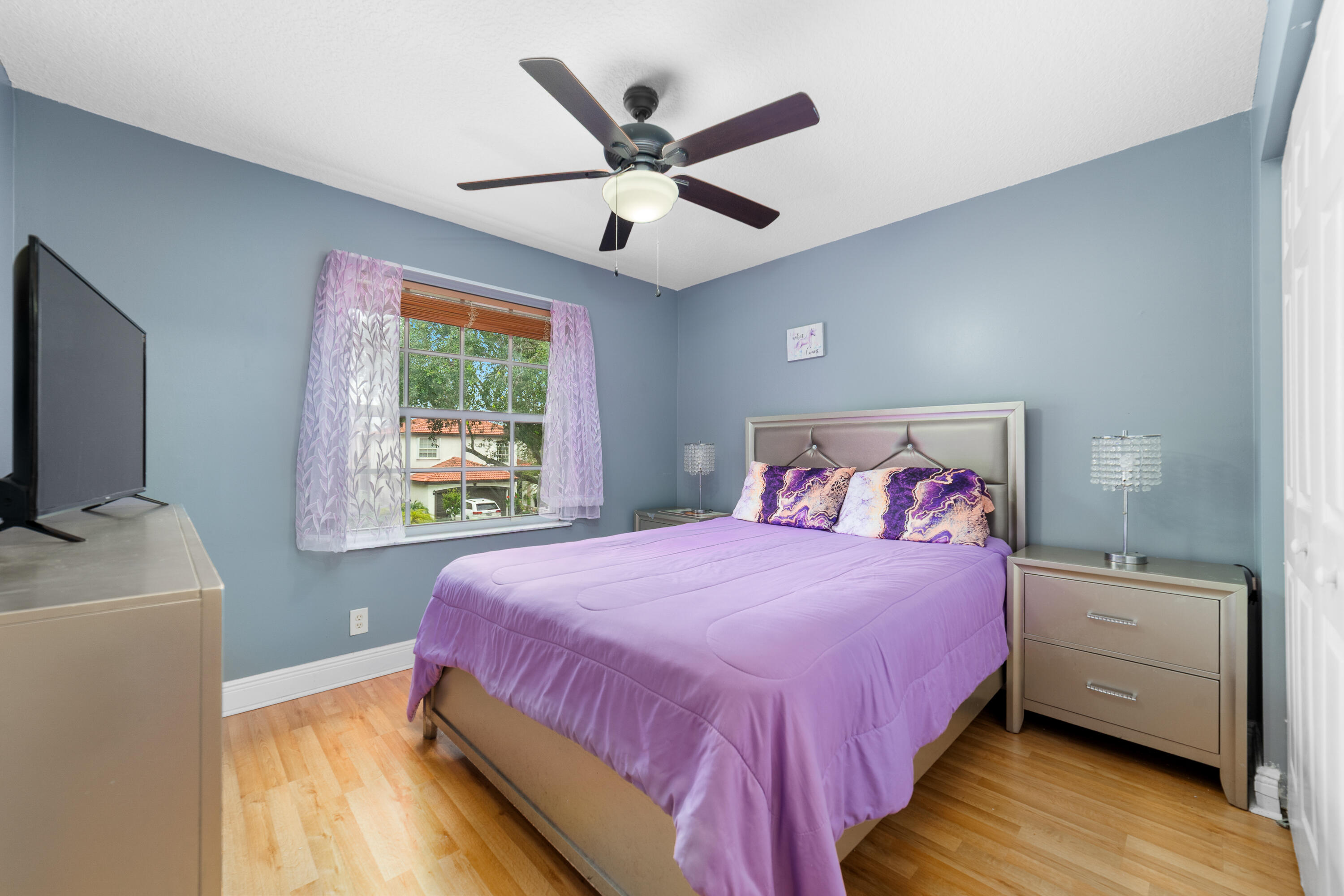 COCONUT POINT - Residential