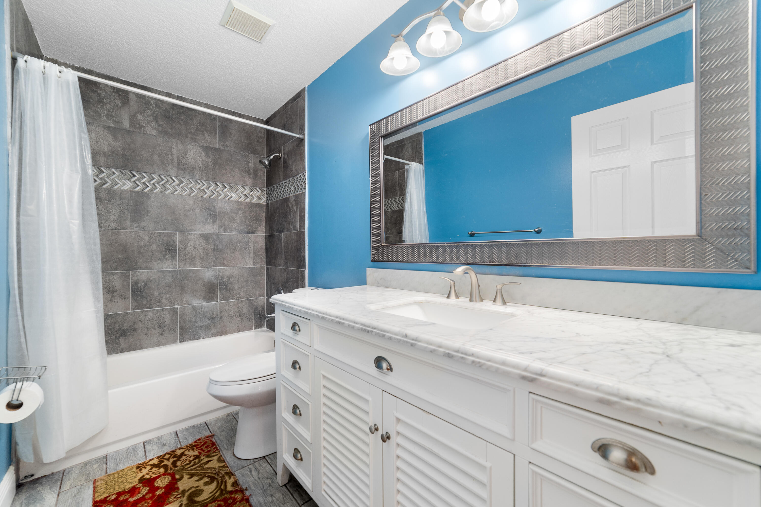 COCONUT POINT - Residential