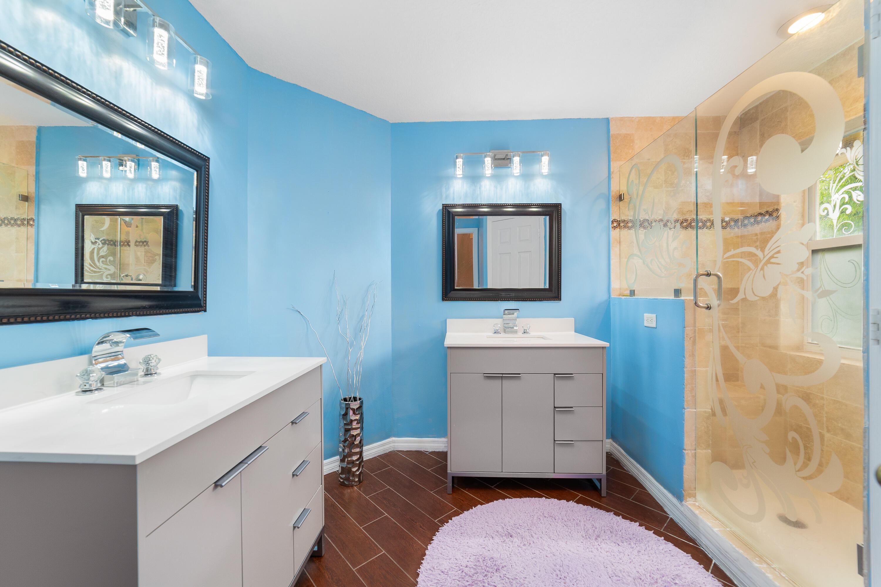 COCONUT POINT - Residential