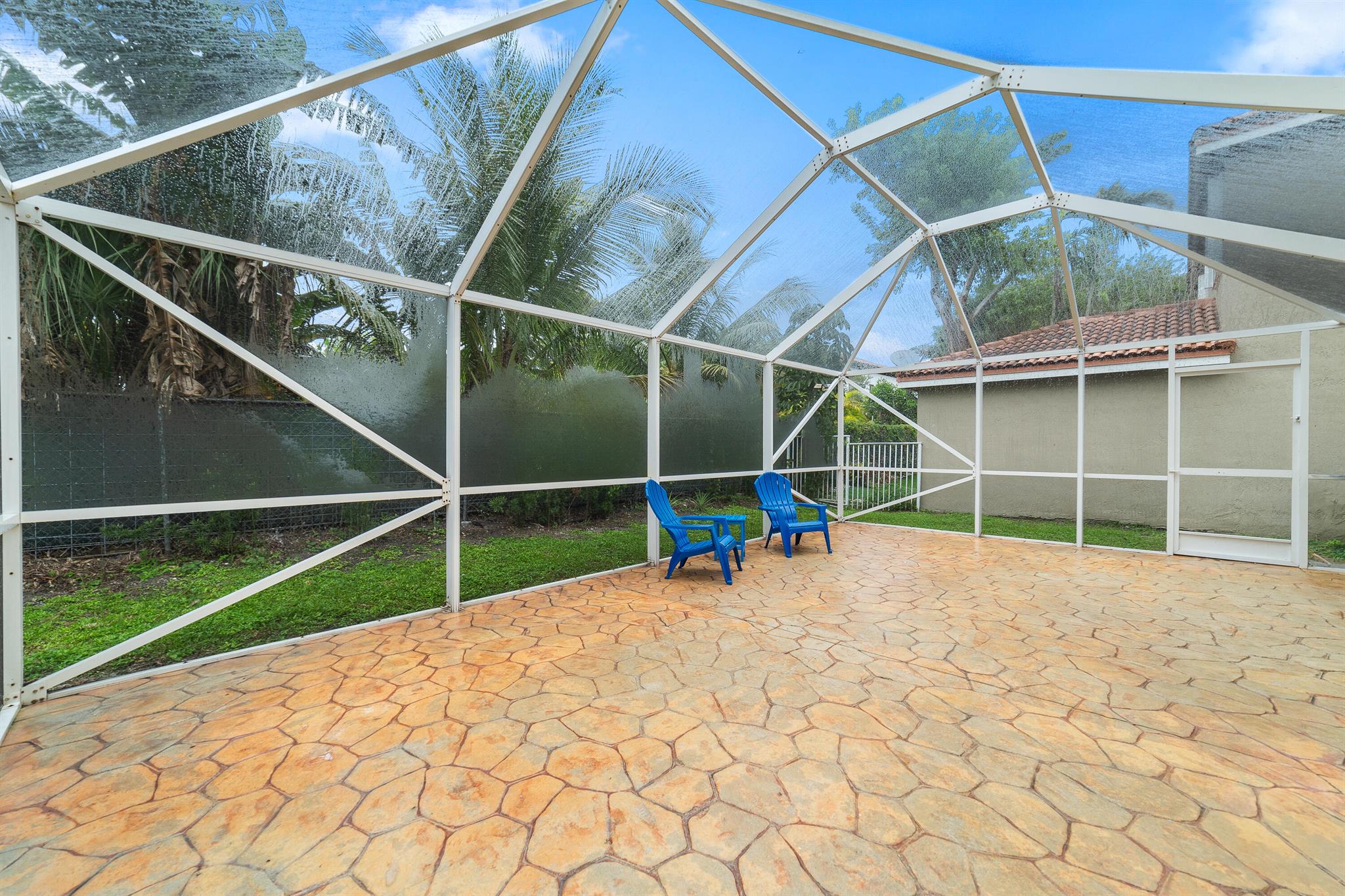 COCONUT POINT - Residential