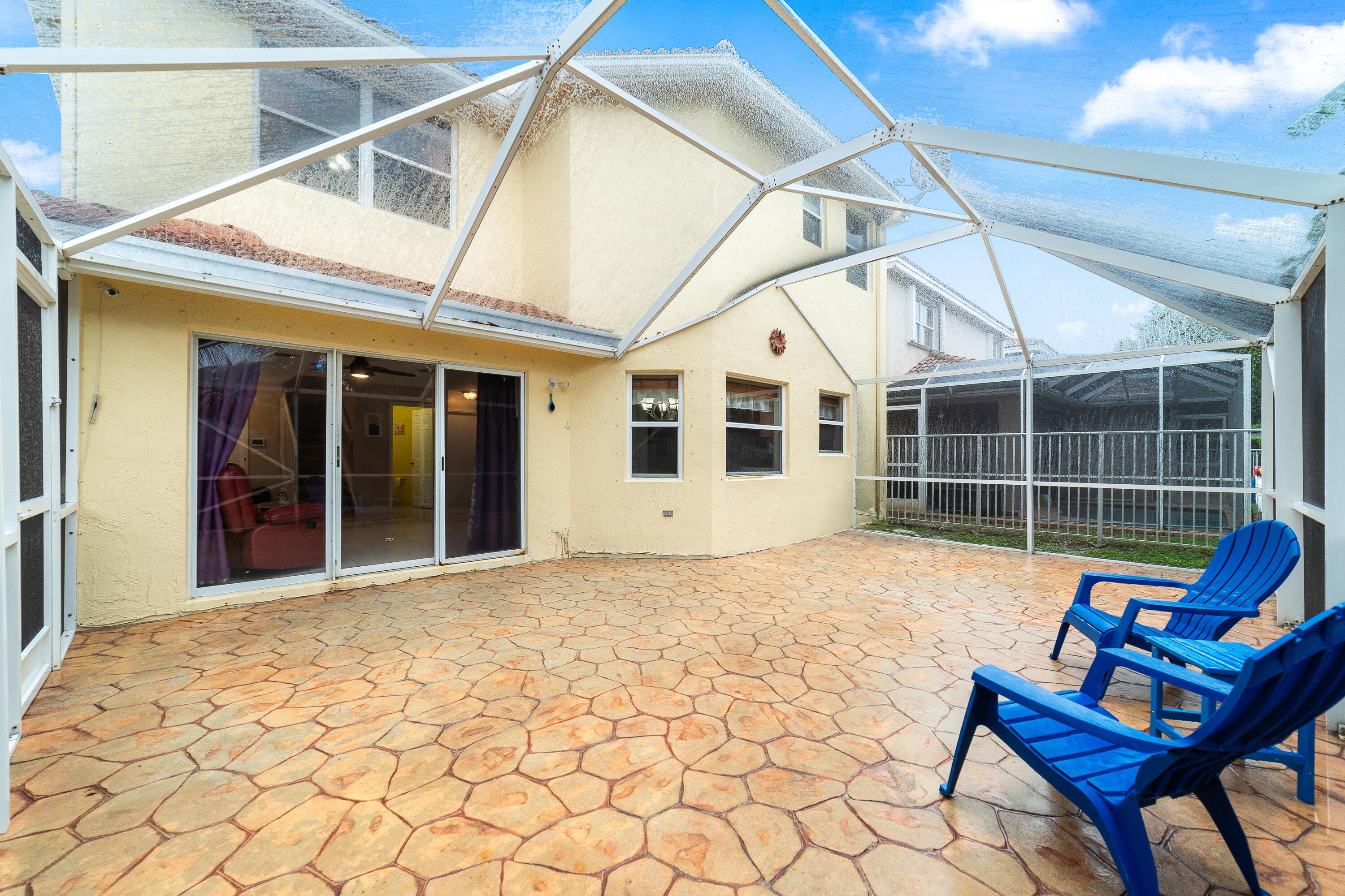 COCONUT POINT - Residential