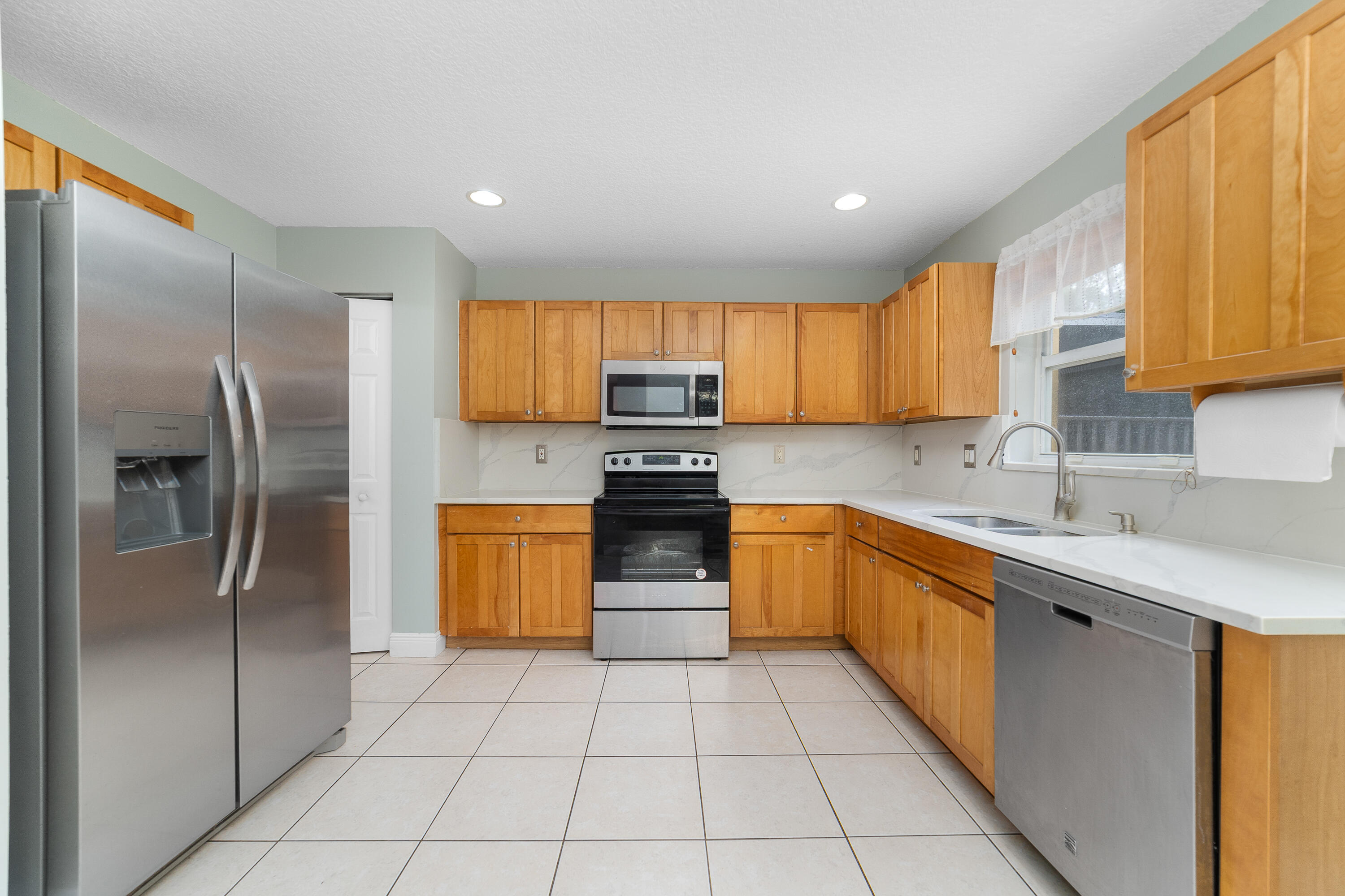 COCONUT POINT - Residential