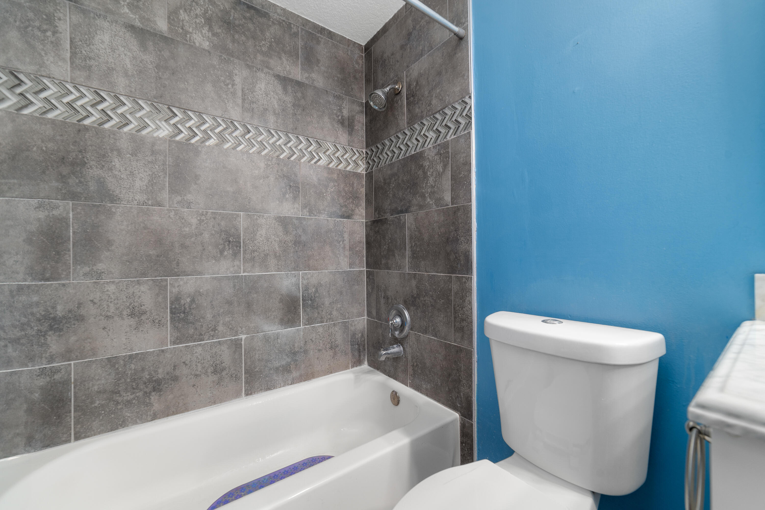 COCONUT POINT - Residential